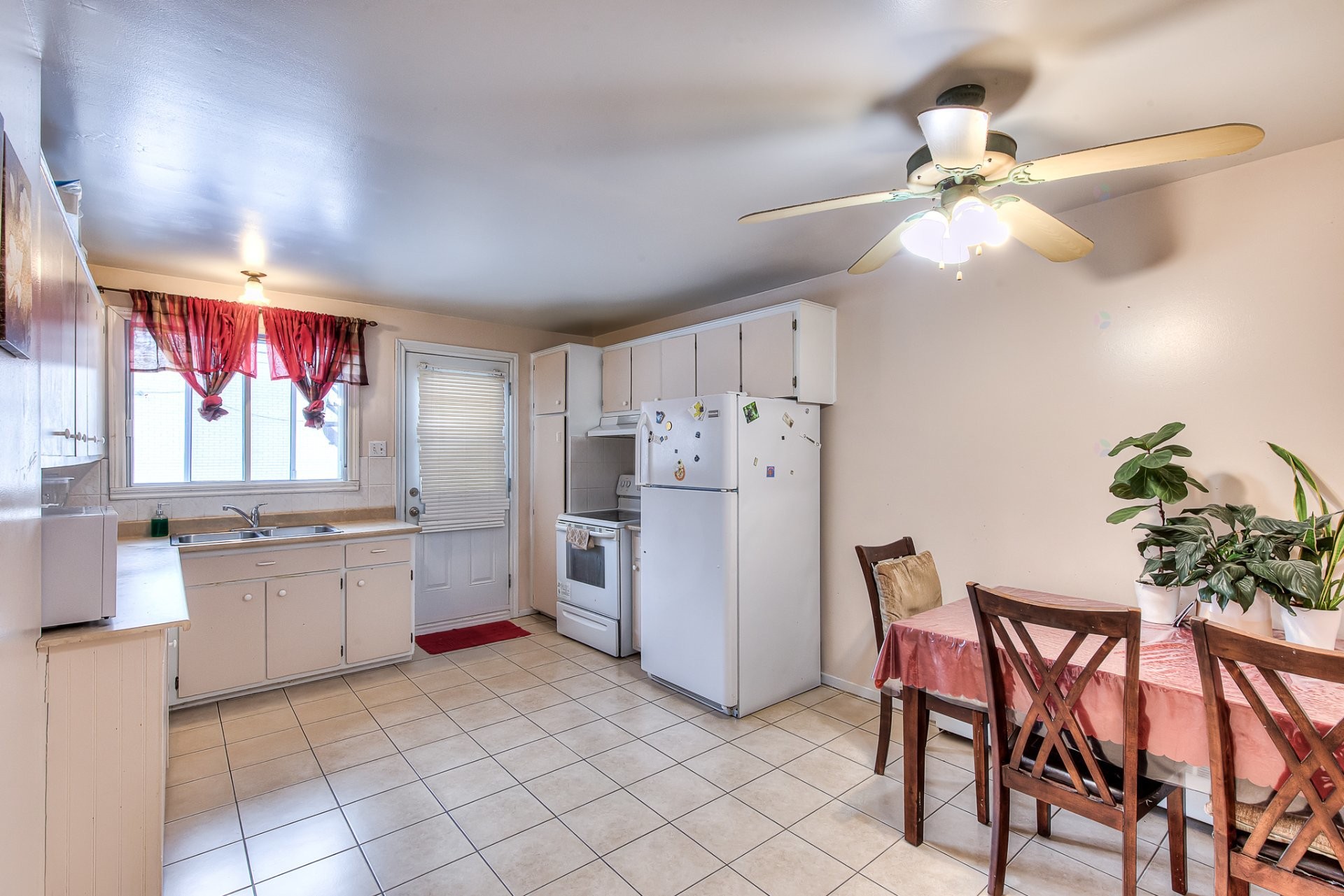 









330

 - 334


Rue de Dreux

,
Laval (Laval-des-Rapides),




QC
H7N1K1

