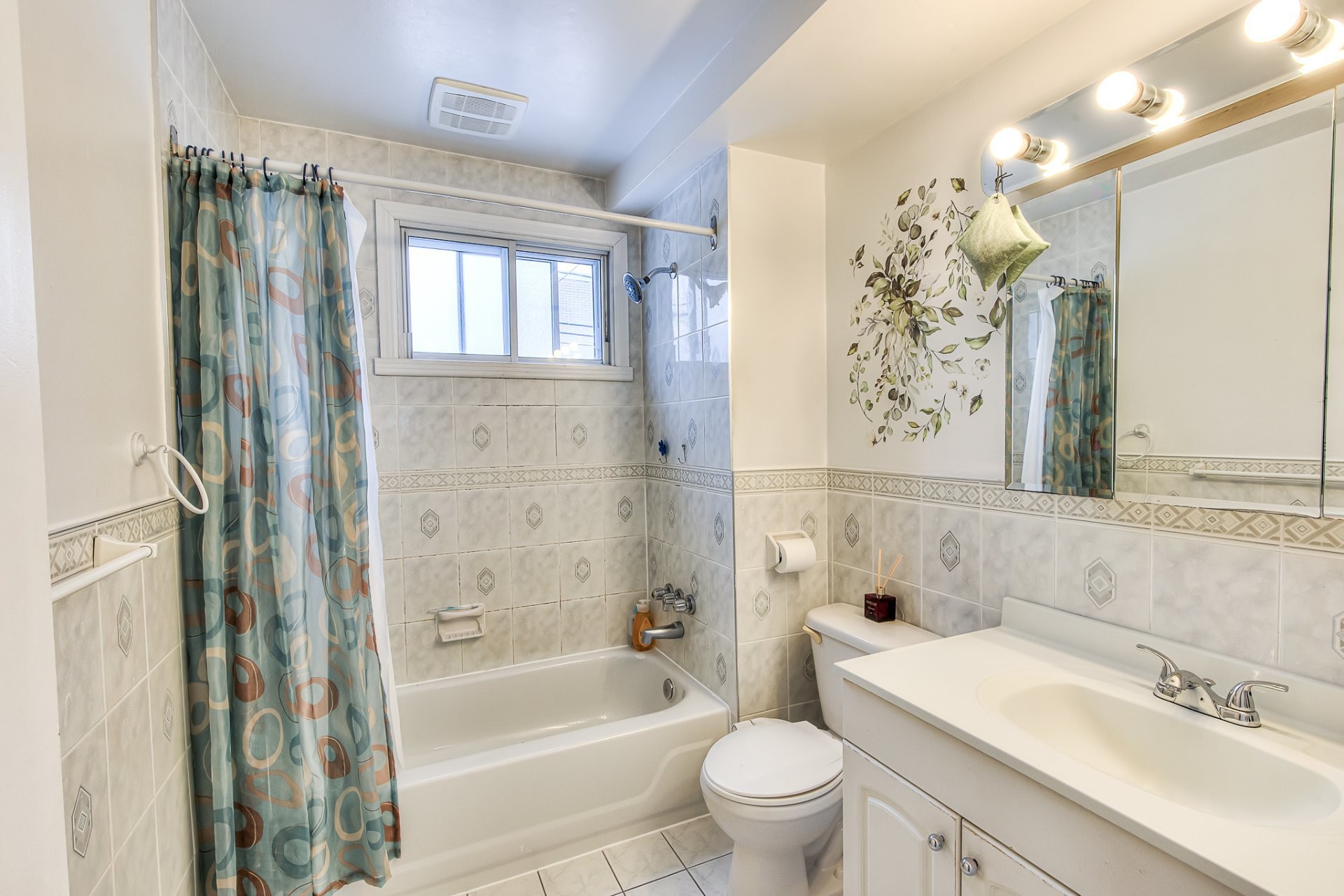 









330

 - 334


Rue de Dreux

,
Laval (Laval-des-Rapides),




QC
H7N1K1

