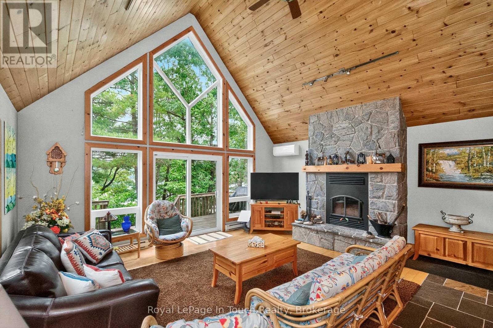 












390 ISLAND 360 ISLAND

,
Georgian Bay (Baxter),




Ontario
L0K1S0

