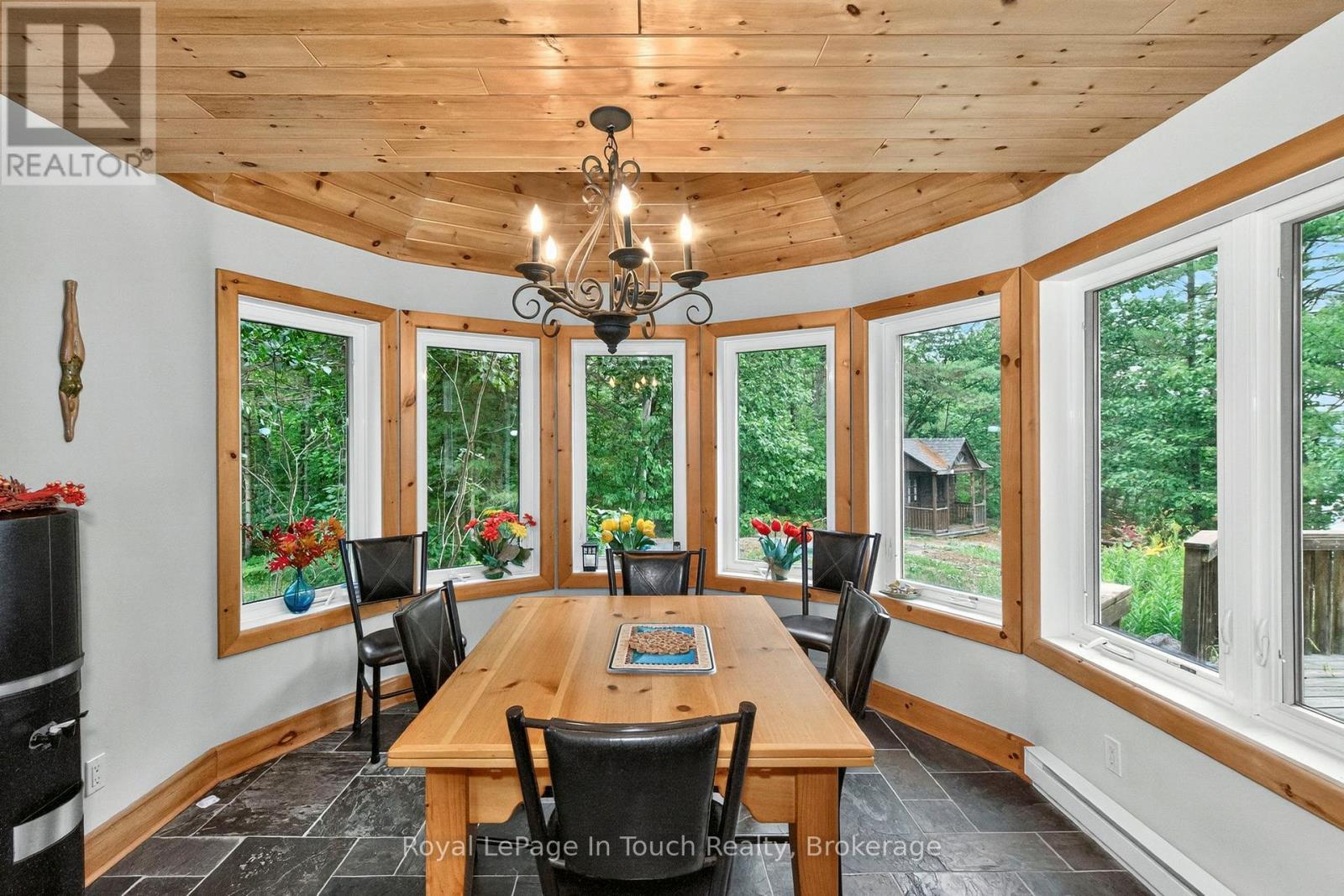 












390 ISLAND 360 ISLAND

,
Georgian Bay (Baxter),




Ontario
L0K1S0

