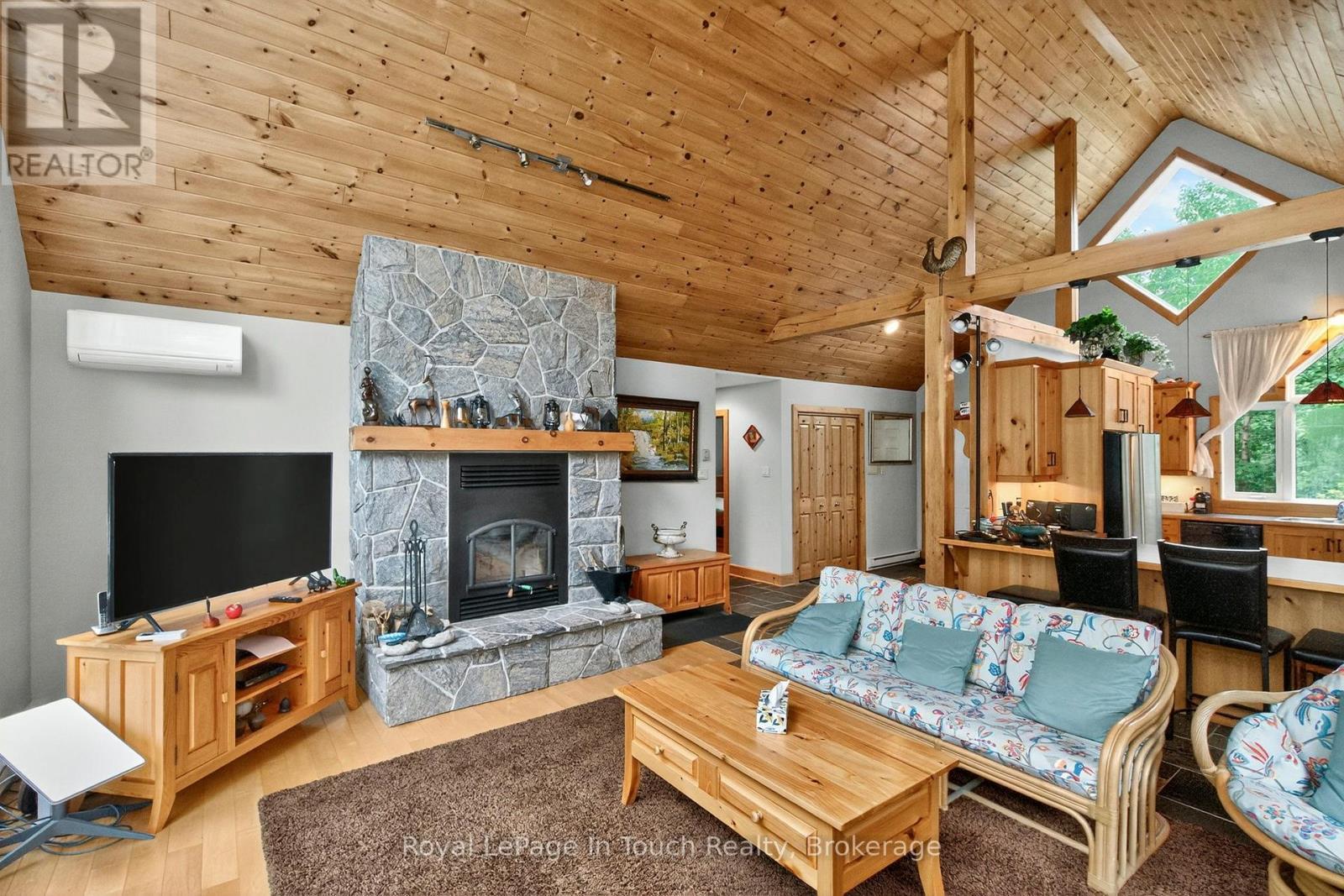 












390 ISLAND 360 ISLAND

,
Georgian Bay (Baxter),




Ontario
L0K1S0

