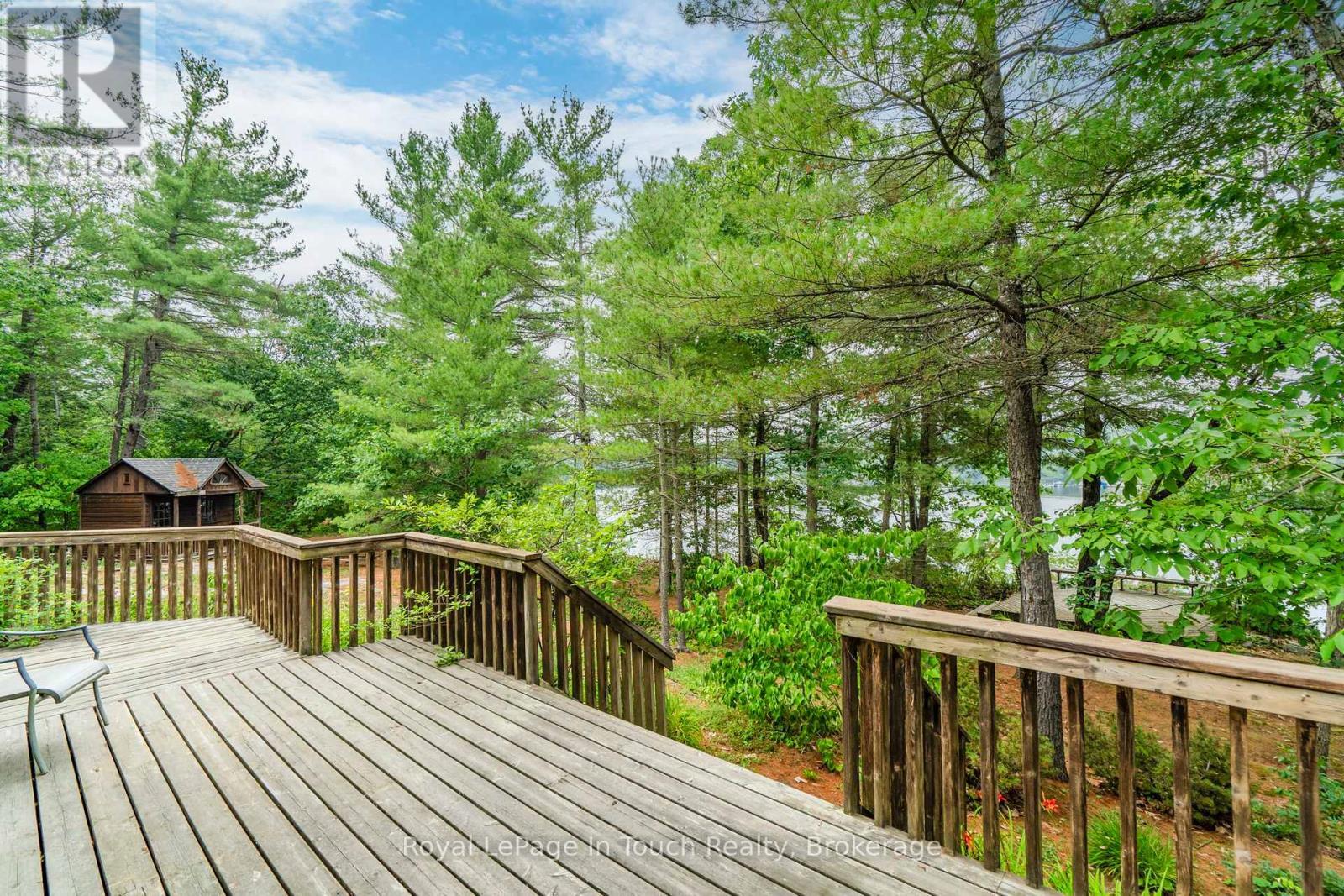 












390 ISLAND 360 ISLAND

,
Georgian Bay (Baxter),




Ontario
L0K1S0

