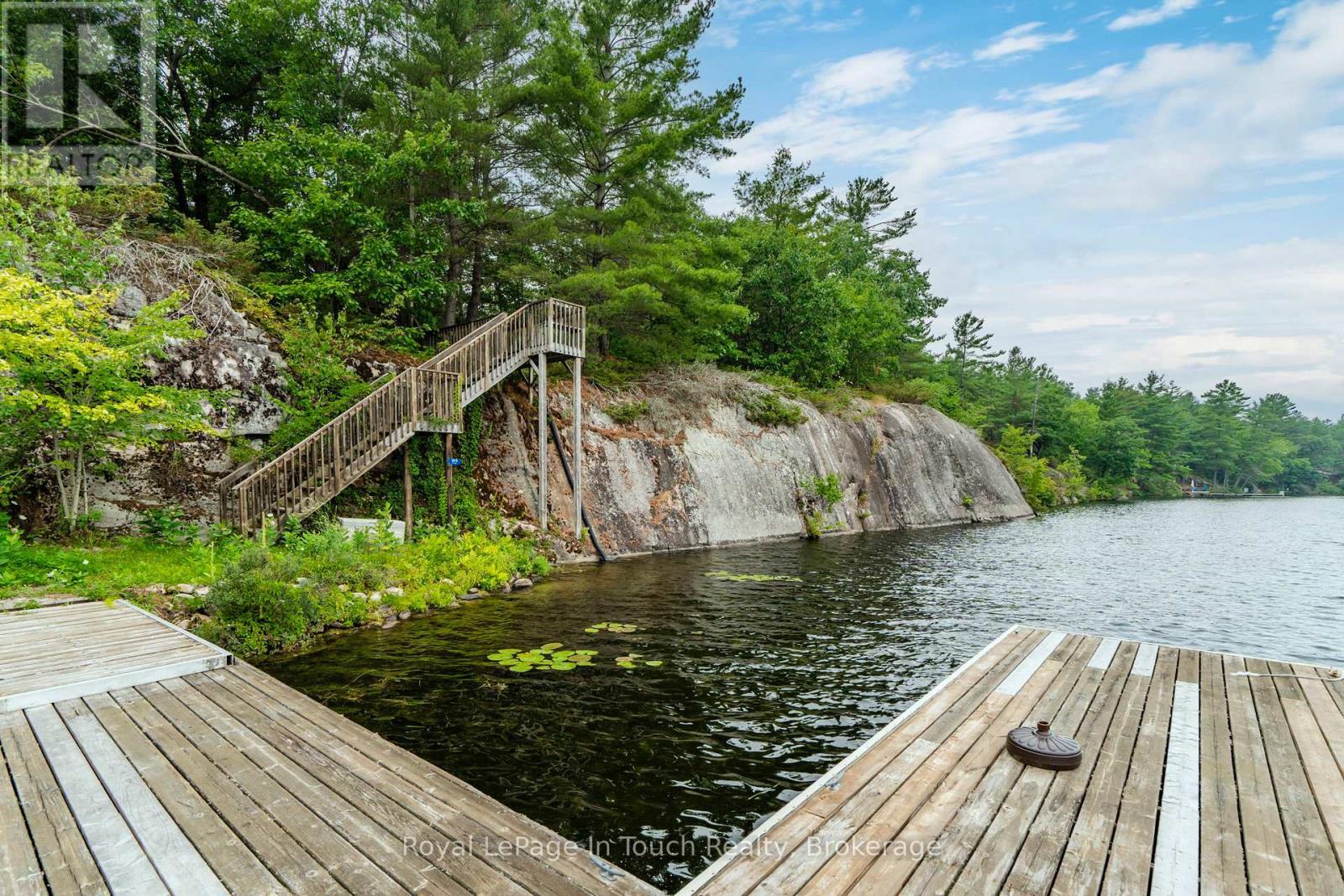 












390 ISLAND 360 ISLAND

,
Georgian Bay (Baxter),




Ontario
L0K1S0


