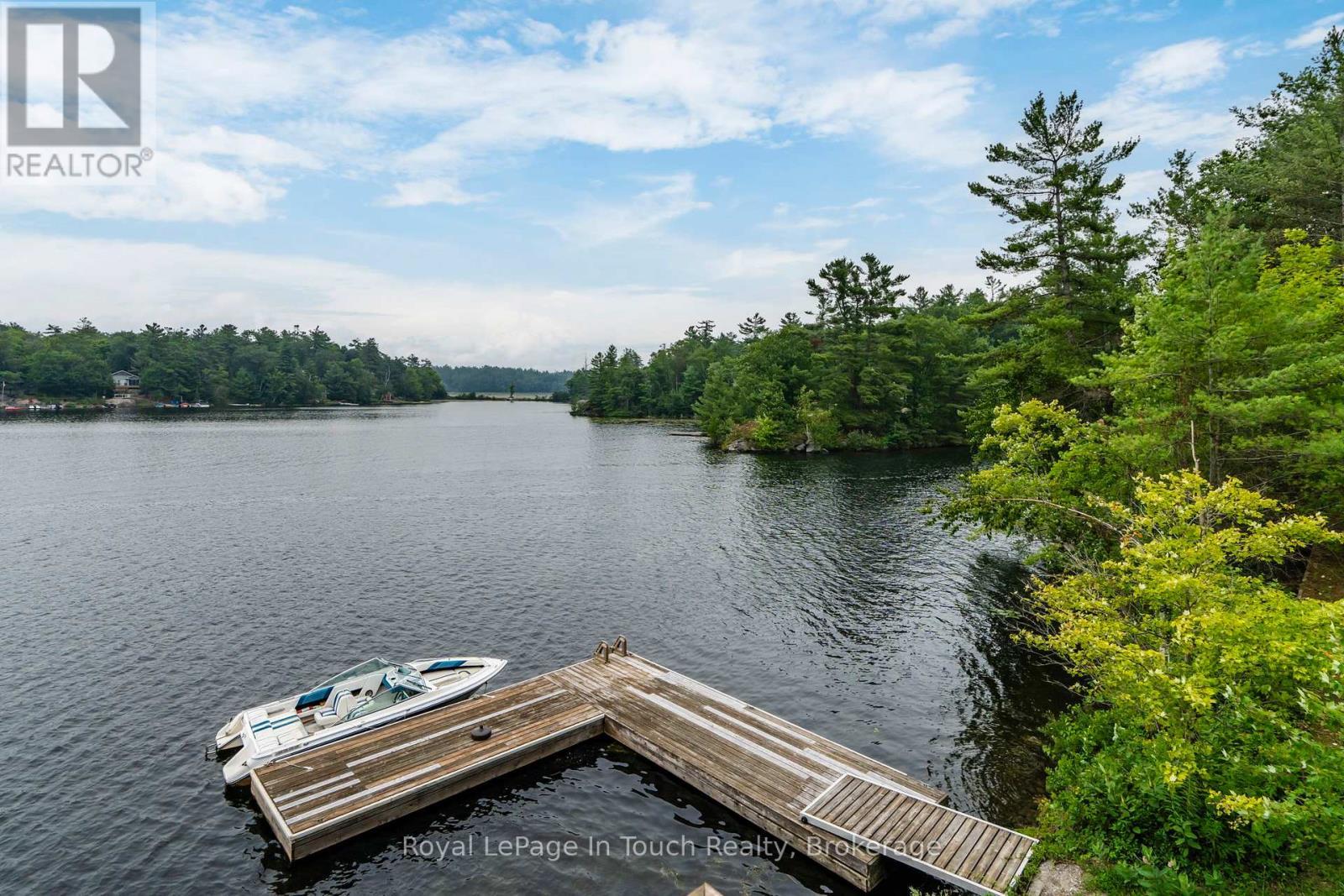 












390 ISLAND 360 ISLAND

,
Georgian Bay (Baxter),




Ontario
L0K1S0

