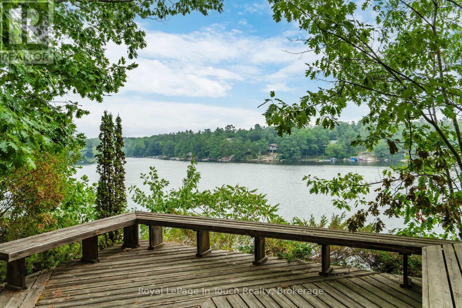 












390 ISLAND 360 ISLAND

,
Georgian Bay (Baxter),




Ontario
L0K1S0

