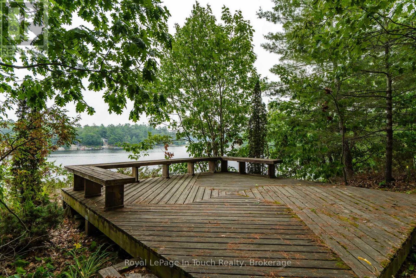 












390 ISLAND 360 ISLAND

,
Georgian Bay (Baxter),




Ontario
L0K1S0

