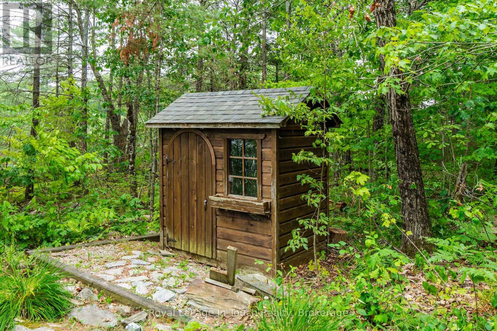 












390 ISLAND 360 ISLAND

,
Georgian Bay (Baxter),




Ontario
L0K1S0

