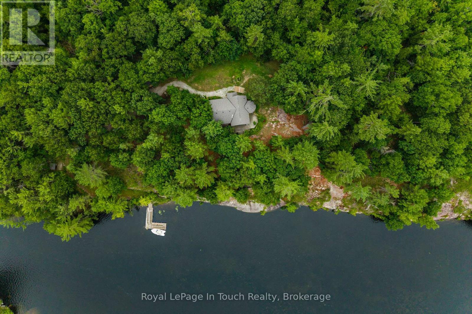 












390 ISLAND 360 ISLAND

,
Georgian Bay (Baxter),




Ontario
L0K1S0

