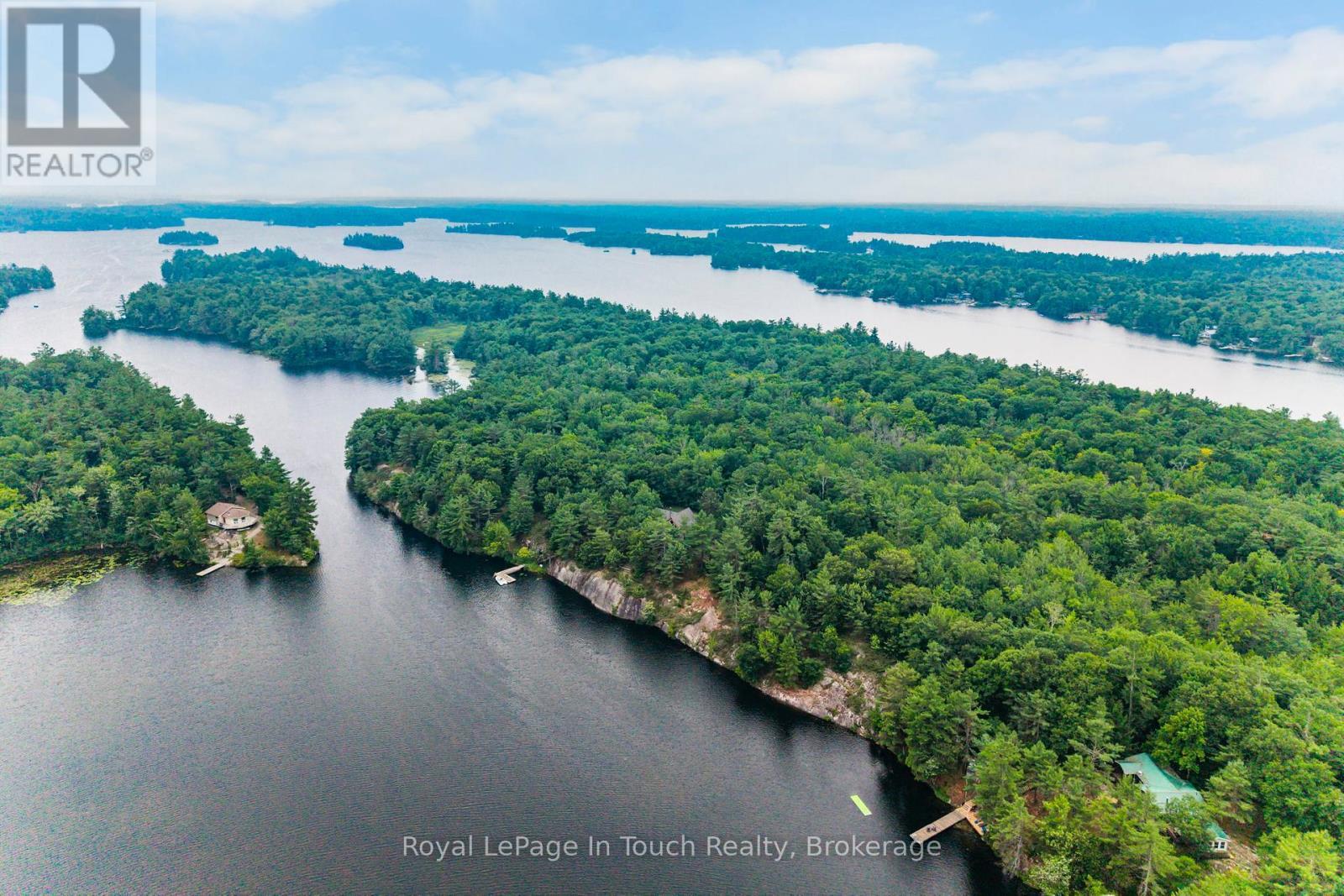 












390 ISLAND 360 ISLAND

,
Georgian Bay (Baxter),




Ontario
L0K1S0

