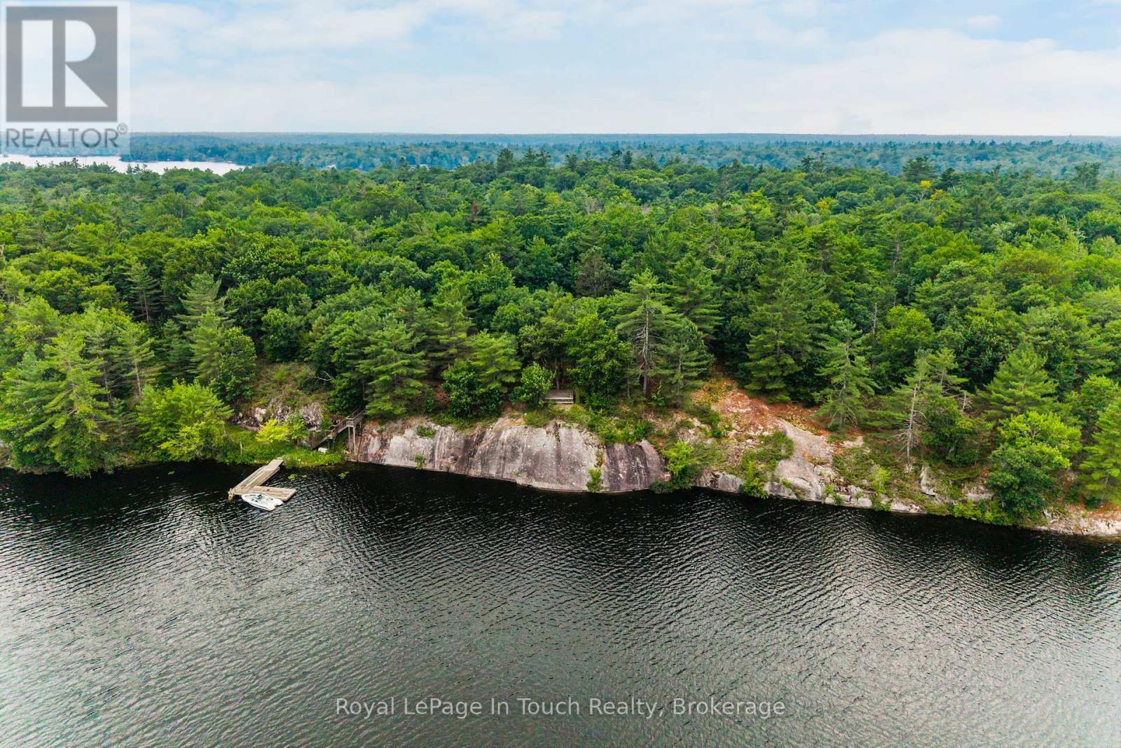 












390 ISLAND 360 ISLAND

,
Georgian Bay (Baxter),




Ontario
L0K1S0

