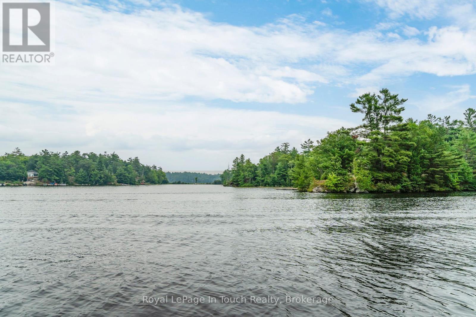












390 ISLAND 360 ISLAND

,
Georgian Bay (Baxter),




Ontario
L0K1S0

