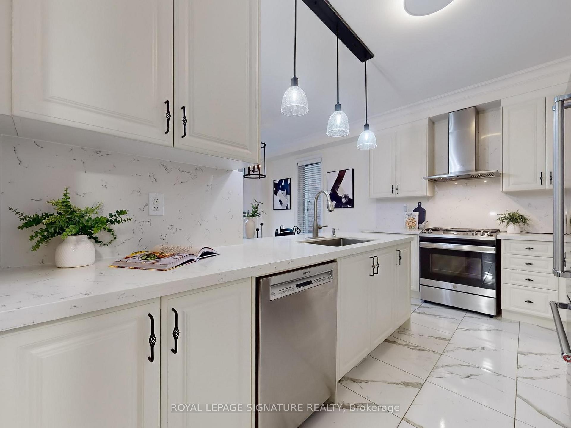 









46


Kincardine

Street,
Vaughan,




ON
L4H 4H7

