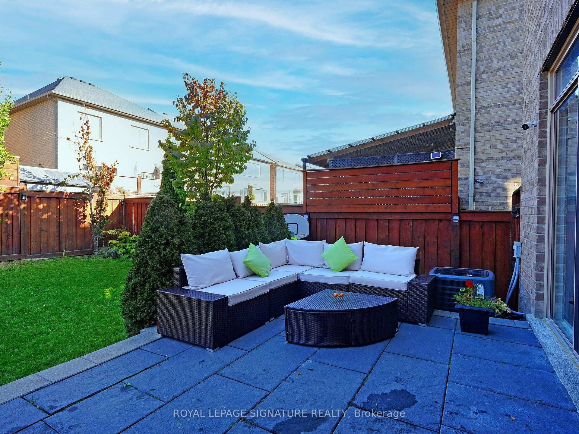 









46


Kincardine

Street,
Vaughan,




ON
L4H 4H7

