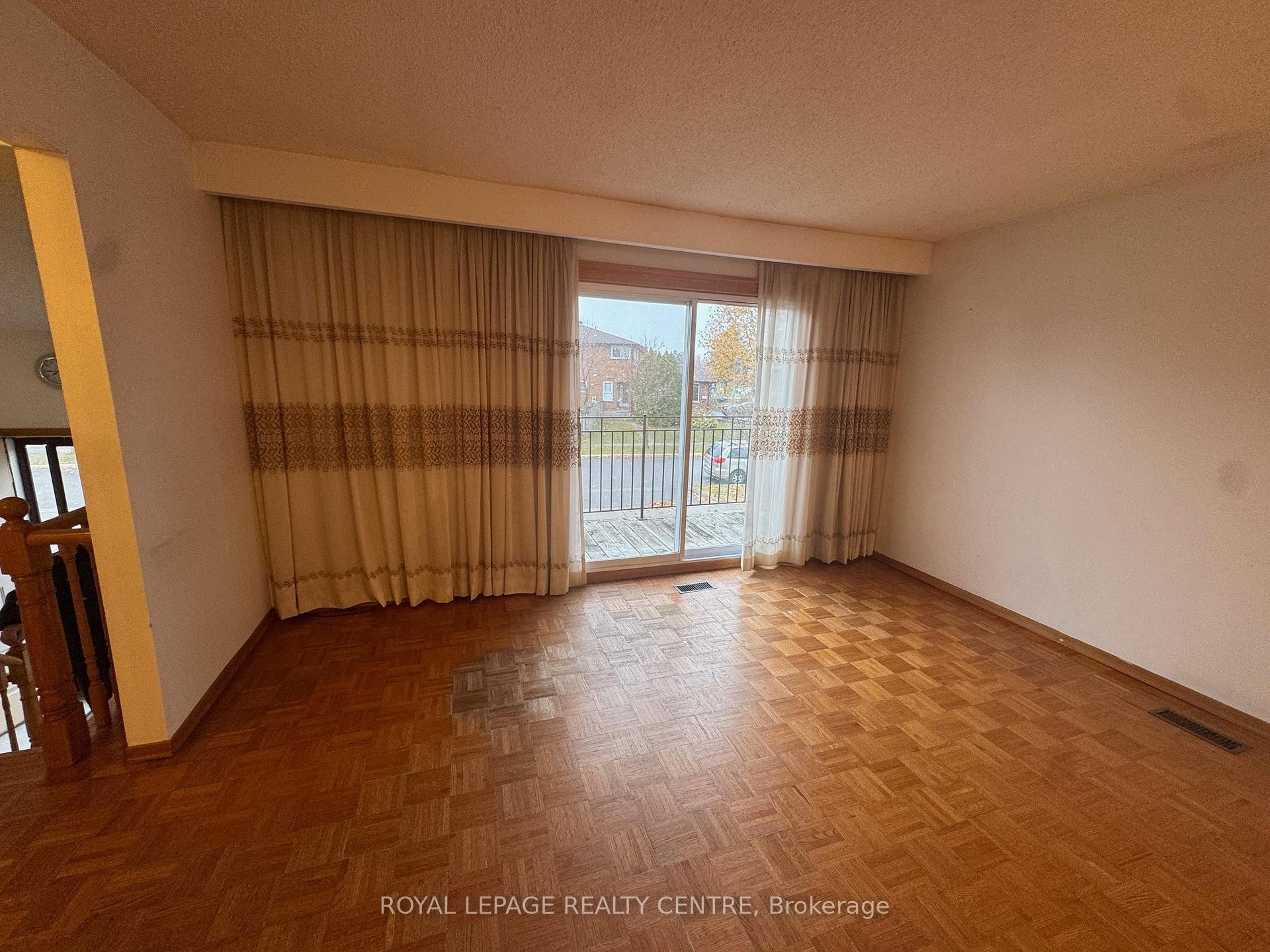 









2409


Culver

Way, Main,
Mississauga,




ON
L5B 2P8

