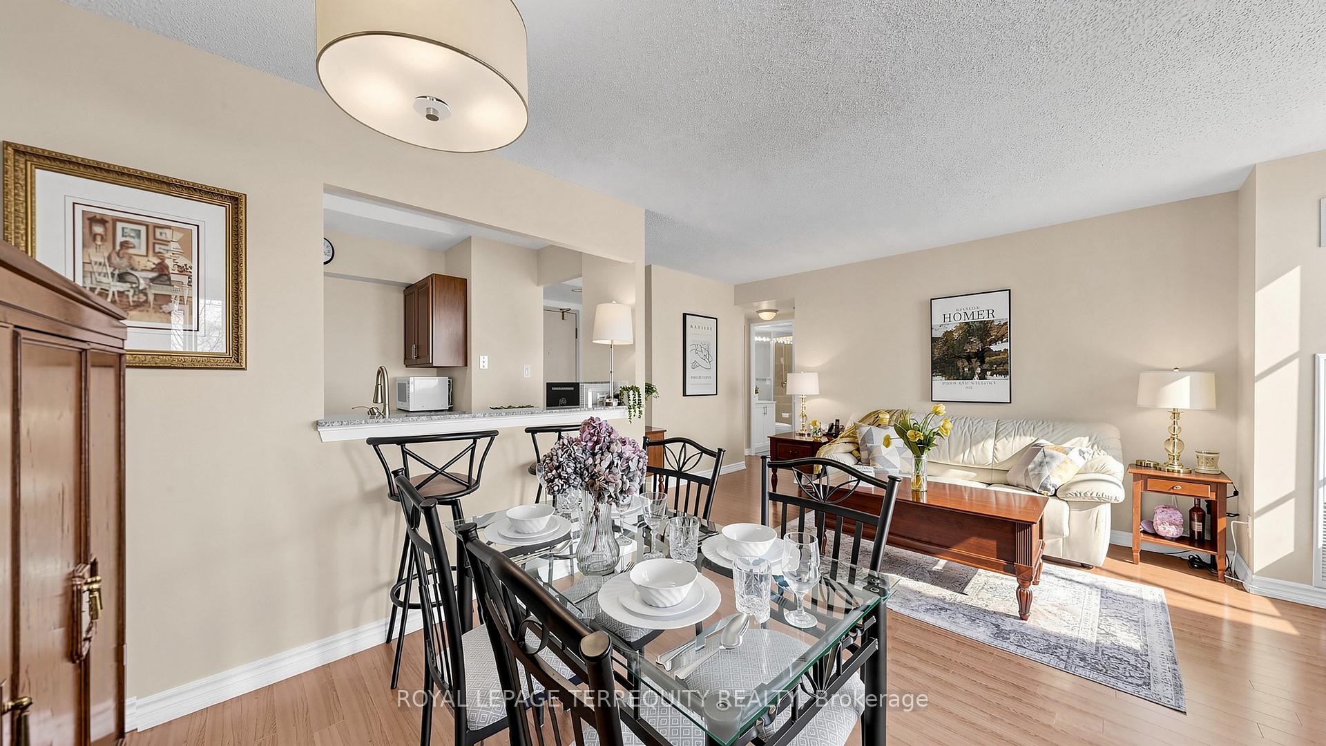 









22


Southport

Street, 833,
Toronto,




ON
M6S 4Y9

