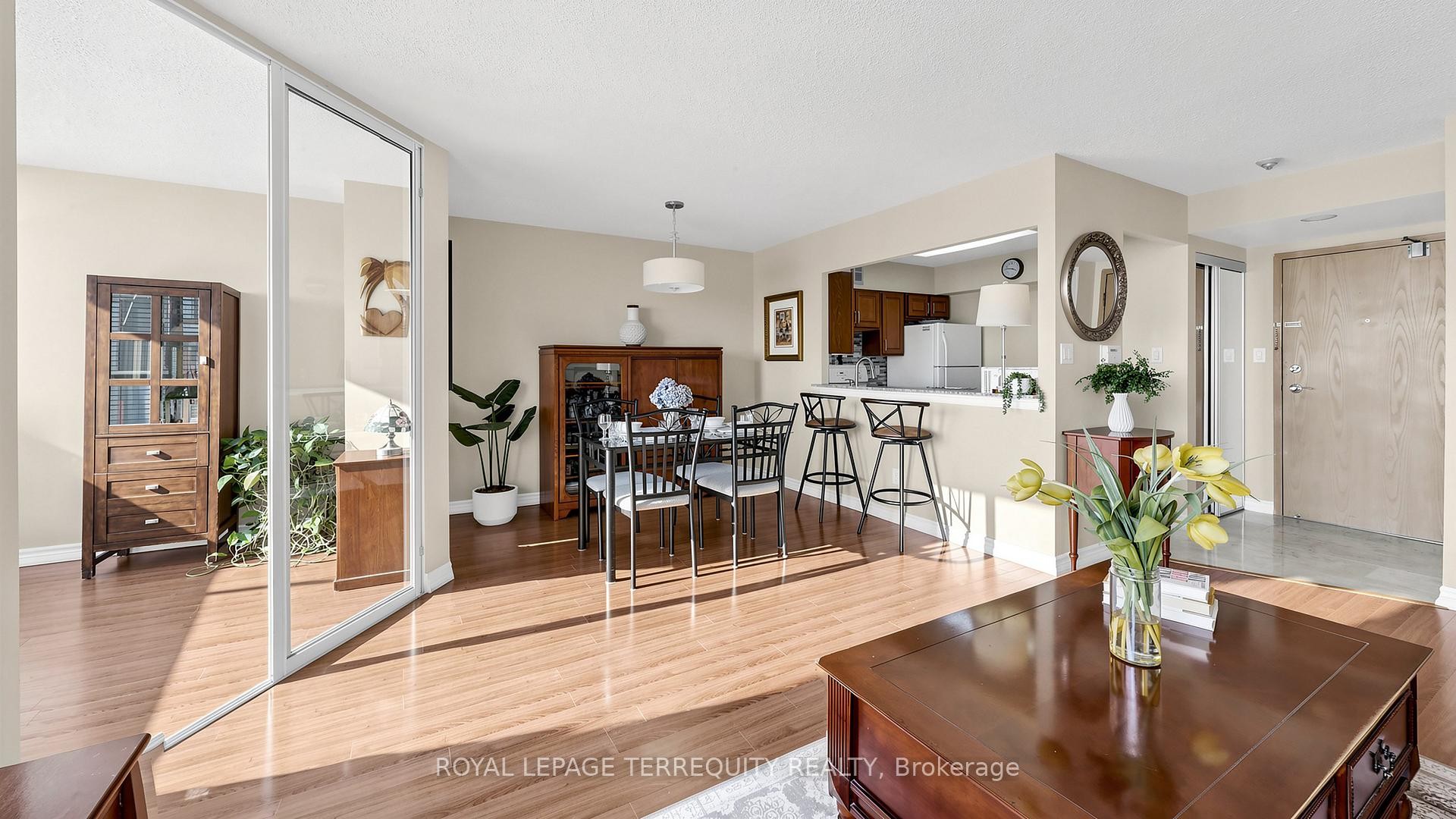 









22


Southport

Street, 833,
Toronto,




ON
M6S 4Y9

