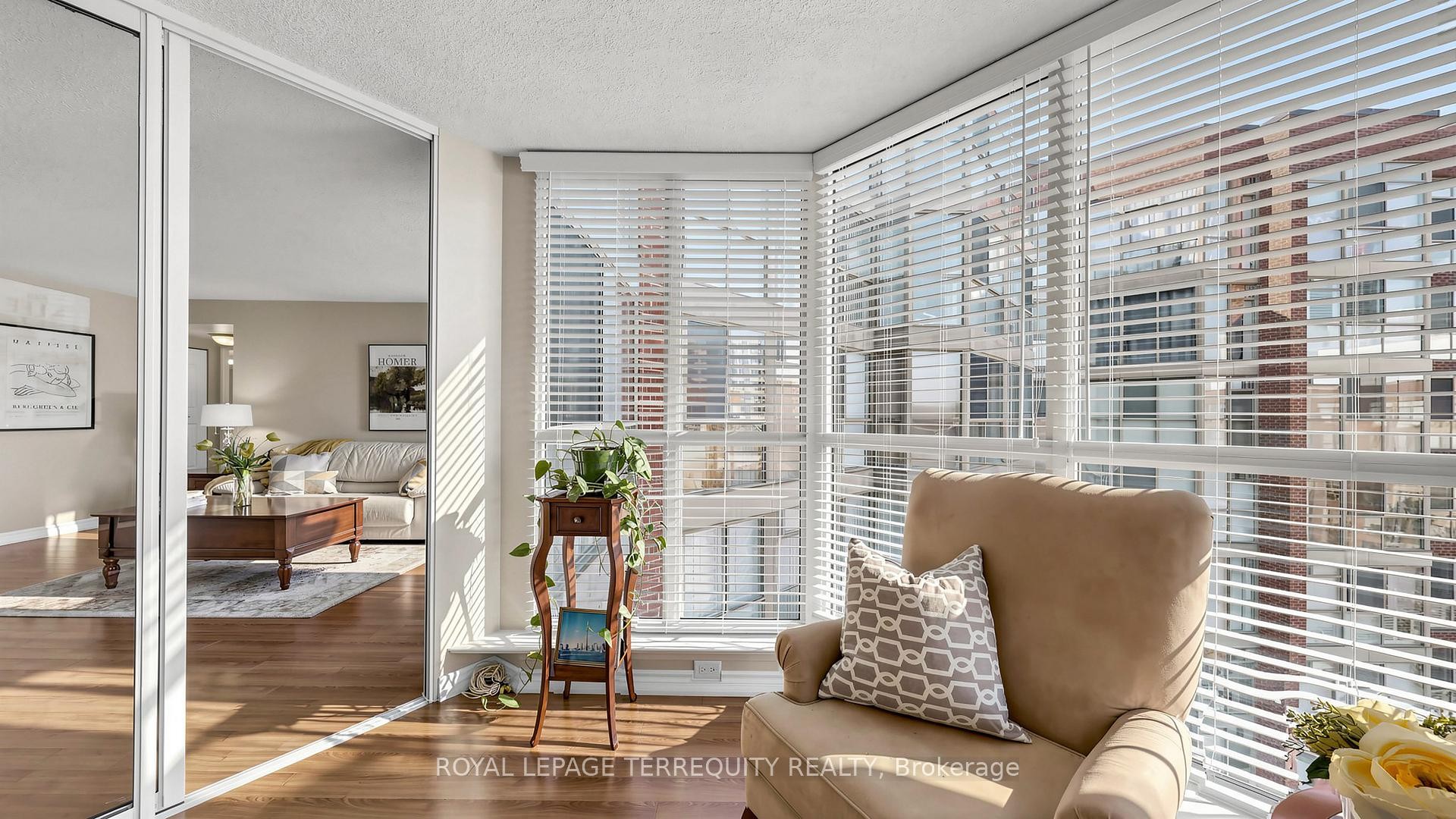 









22


Southport

Street, 833,
Toronto,




ON
M6S 4Y9

