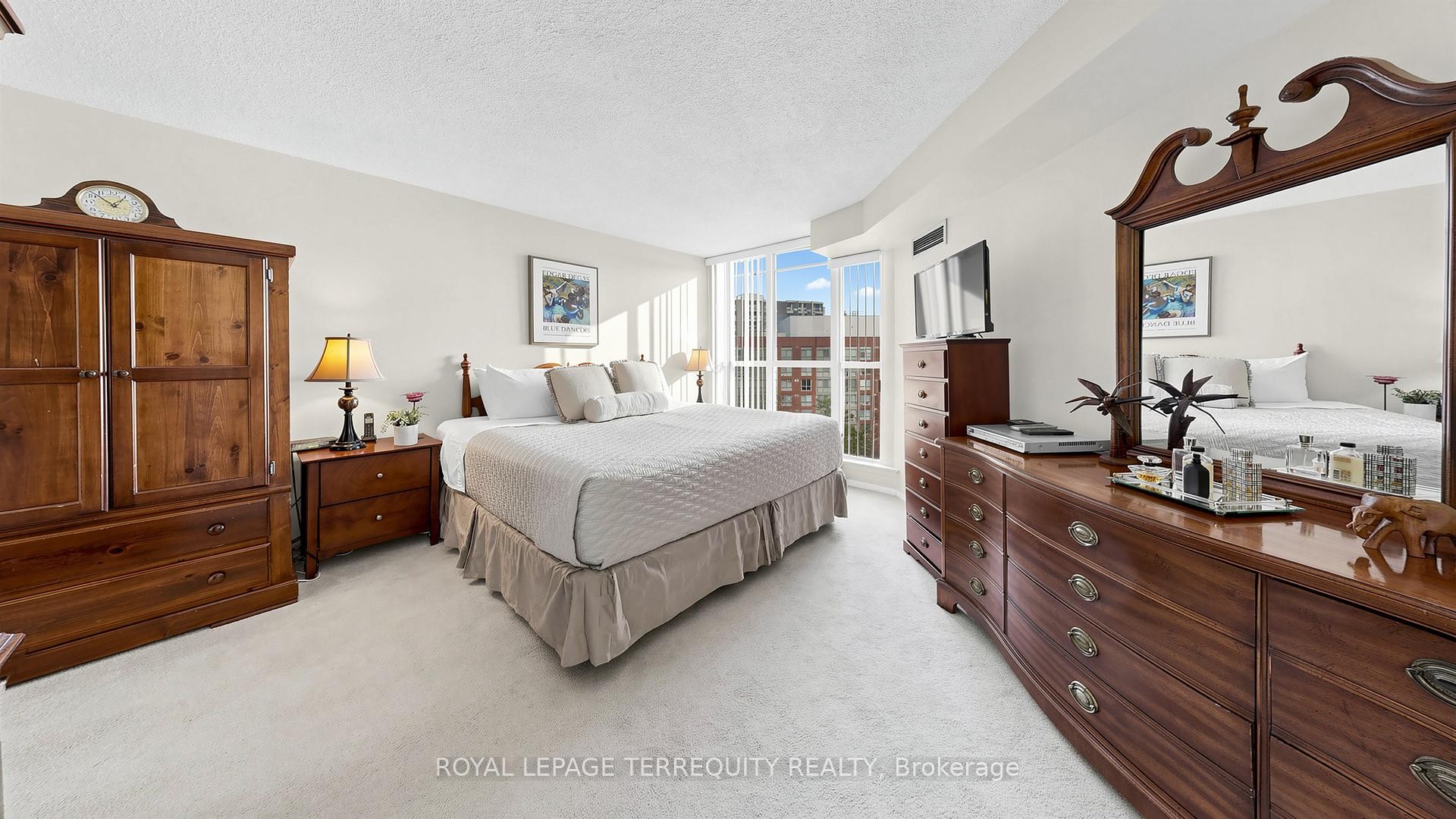 









22


Southport

Street, 833,
Toronto,




ON
M6S 4Y9

