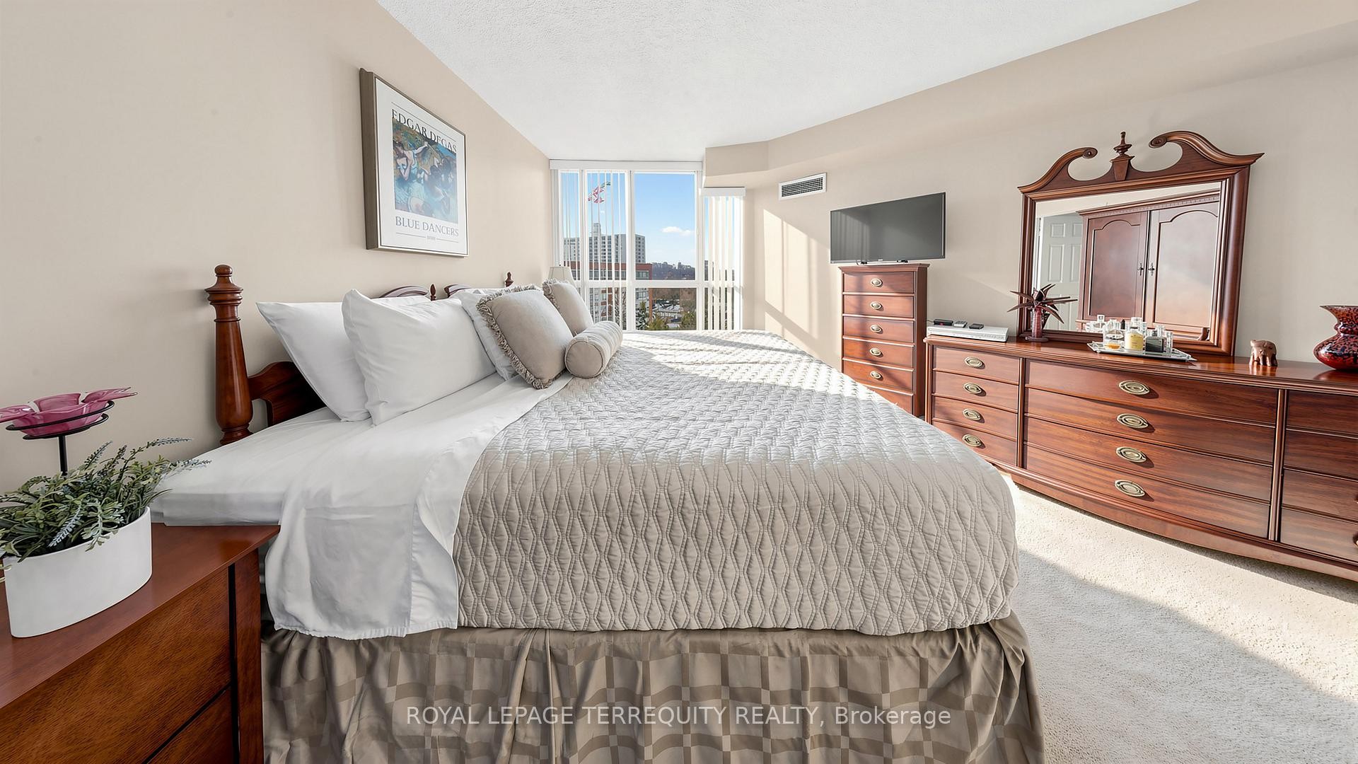 









22


Southport

Street, 833,
Toronto,




ON
M6S 4Y9

