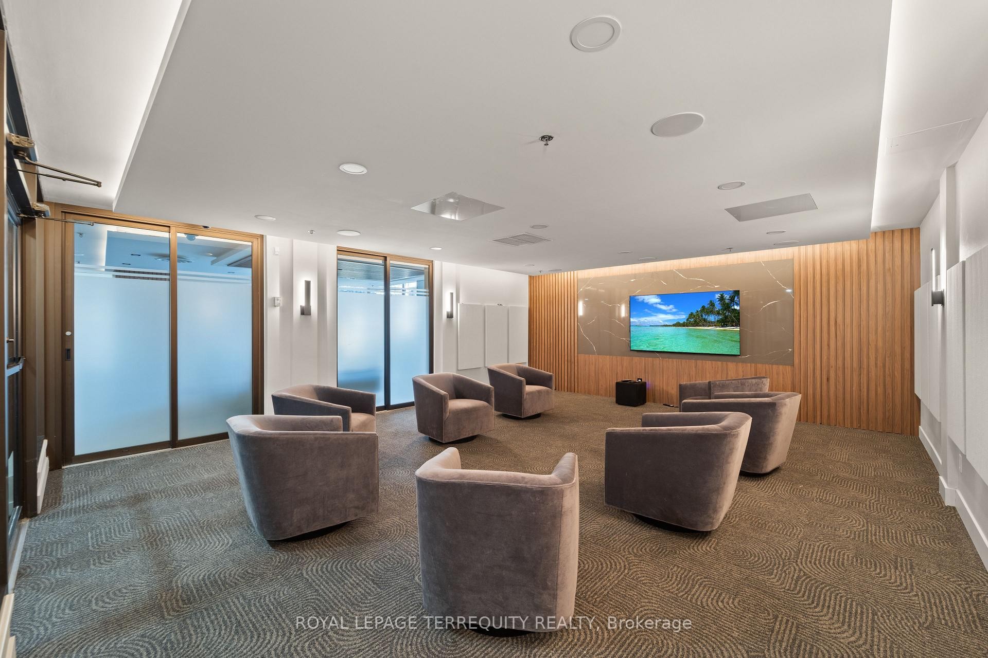 









22


Southport

Street, 833,
Toronto,




ON
M6S 4Y9

