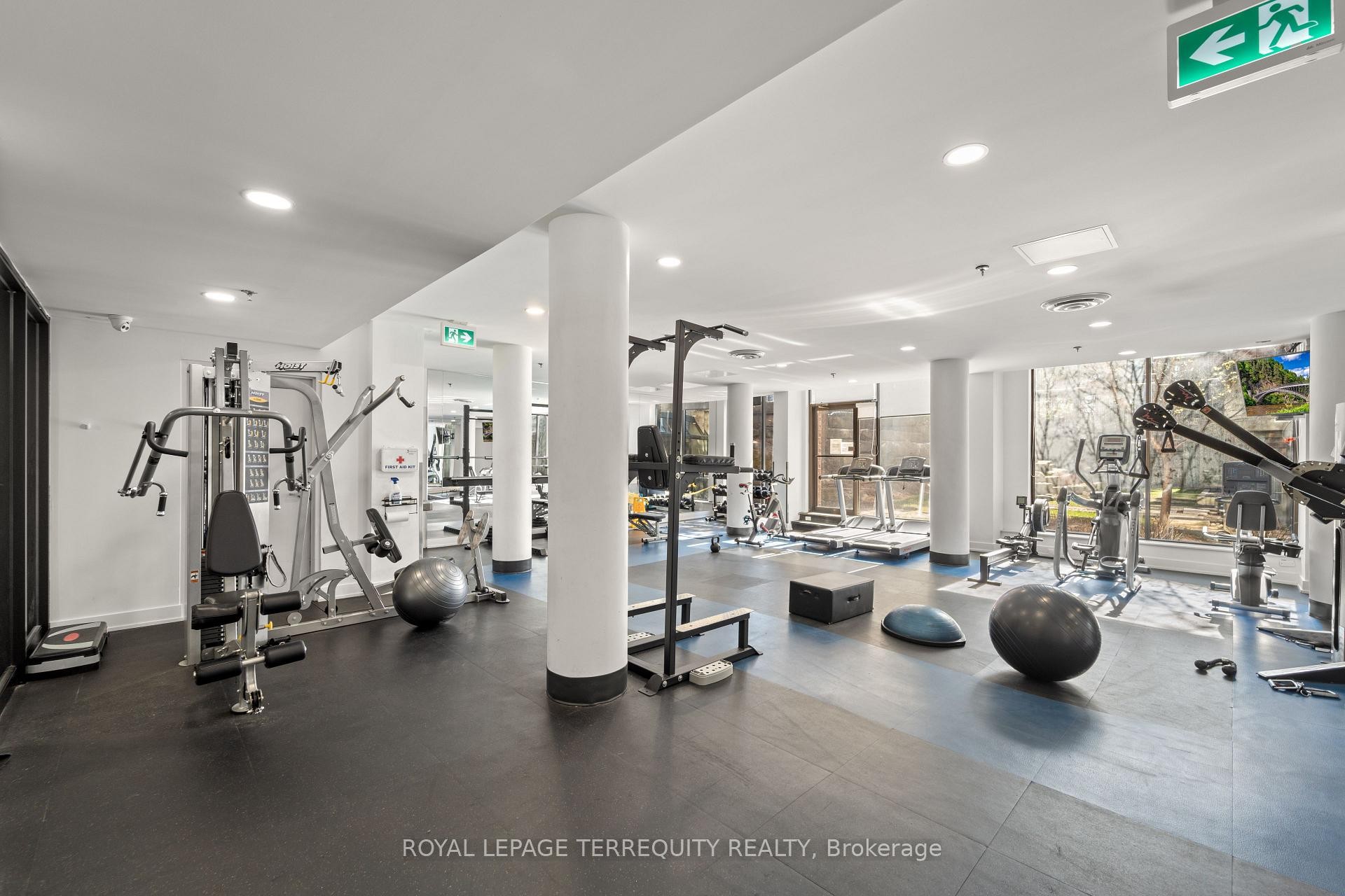 









22


Southport

Street, 833,
Toronto,




ON
M6S 4Y9

