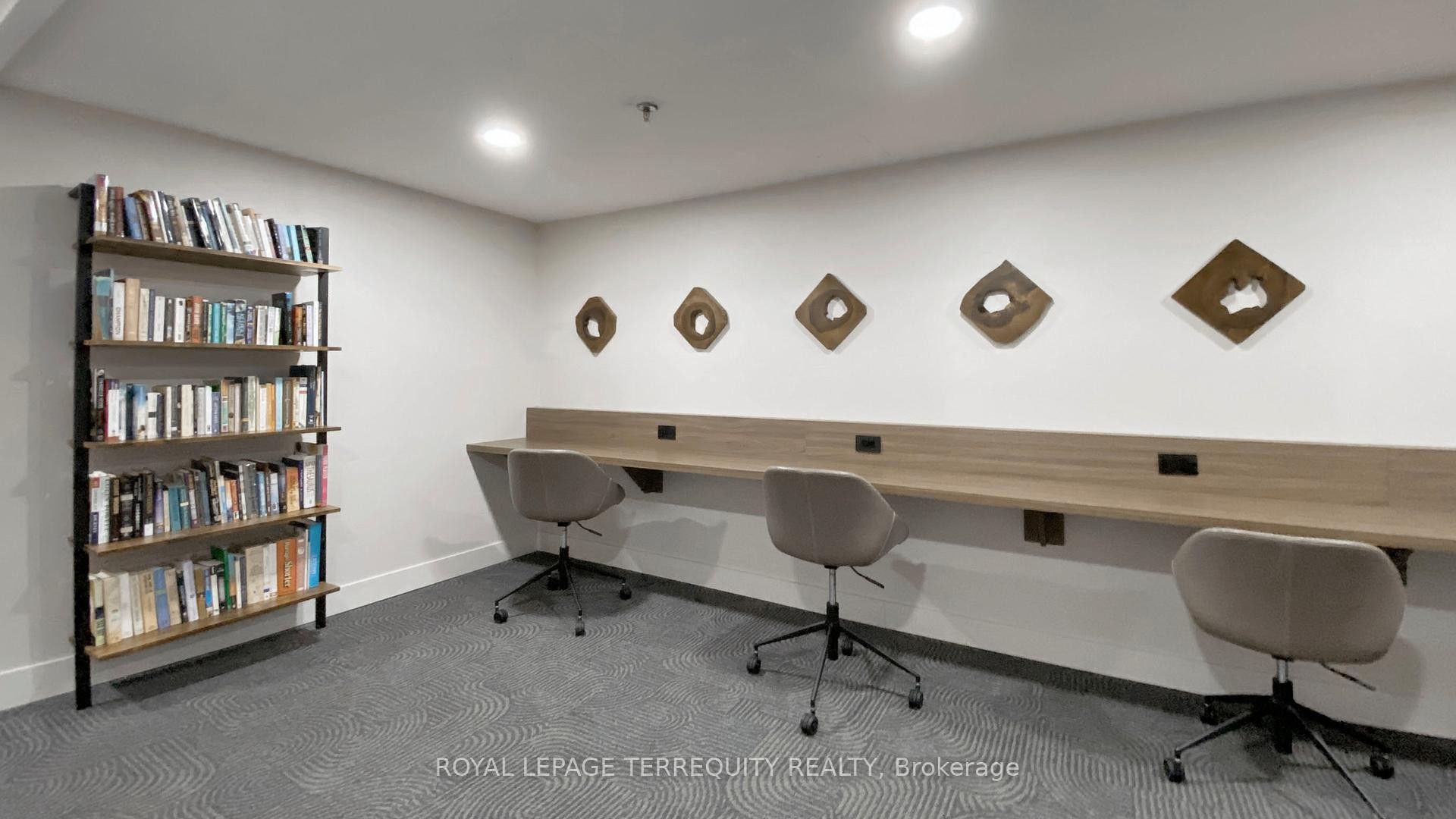 









22


Southport

Street, 833,
Toronto,




ON
M6S 4Y9

