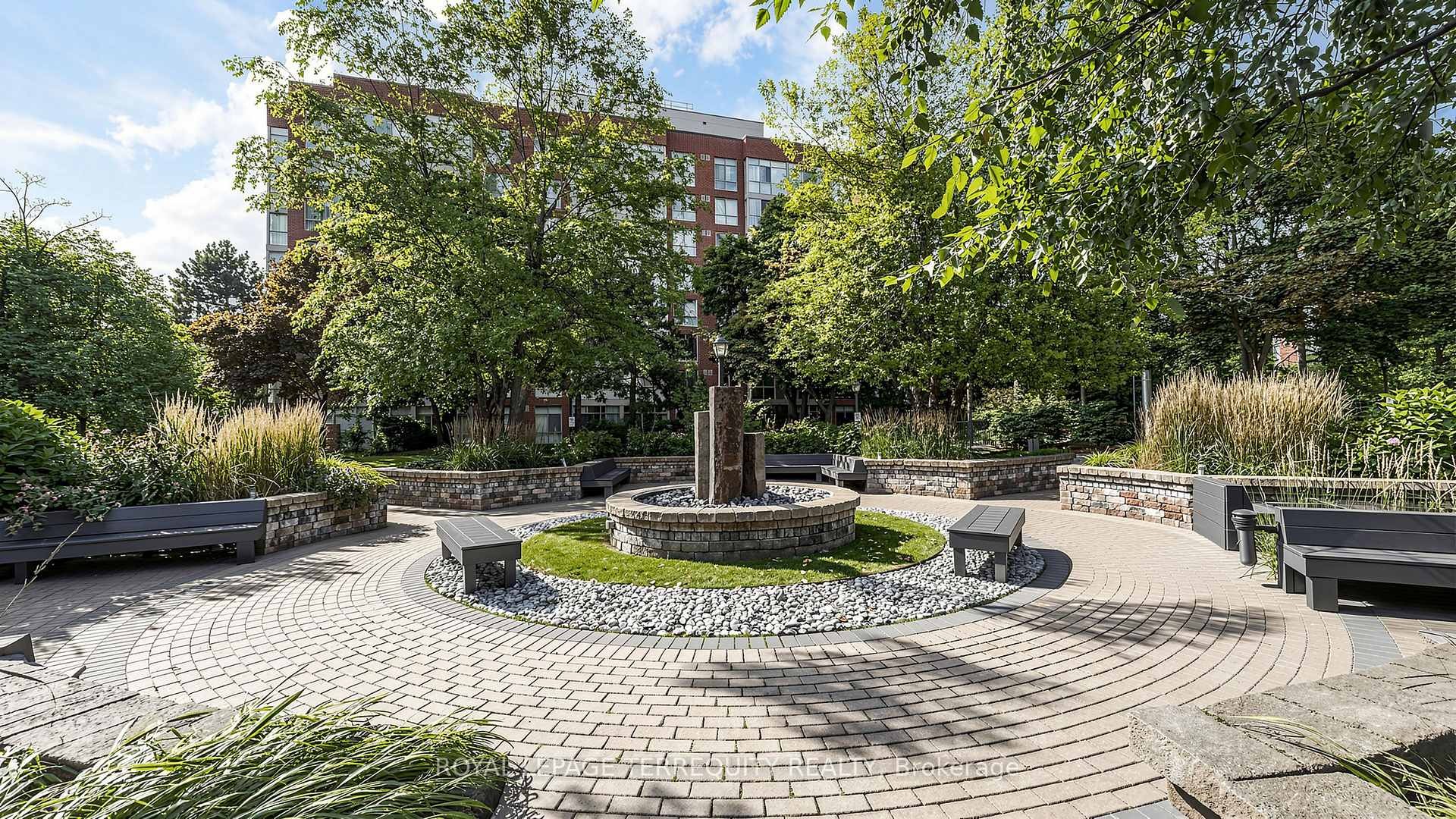 









22


Southport

Street, 833,
Toronto,




ON
M6S 4Y9

