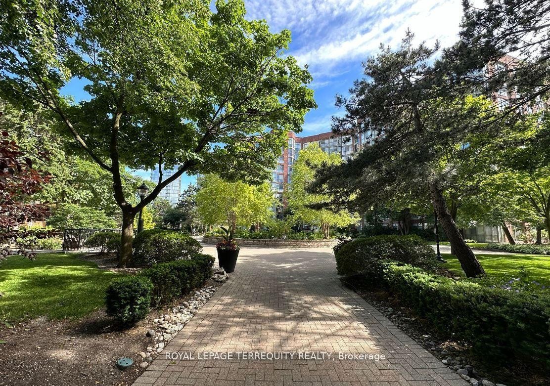 









22


Southport

Street, 833,
Toronto,




ON
M6S 4Y9

