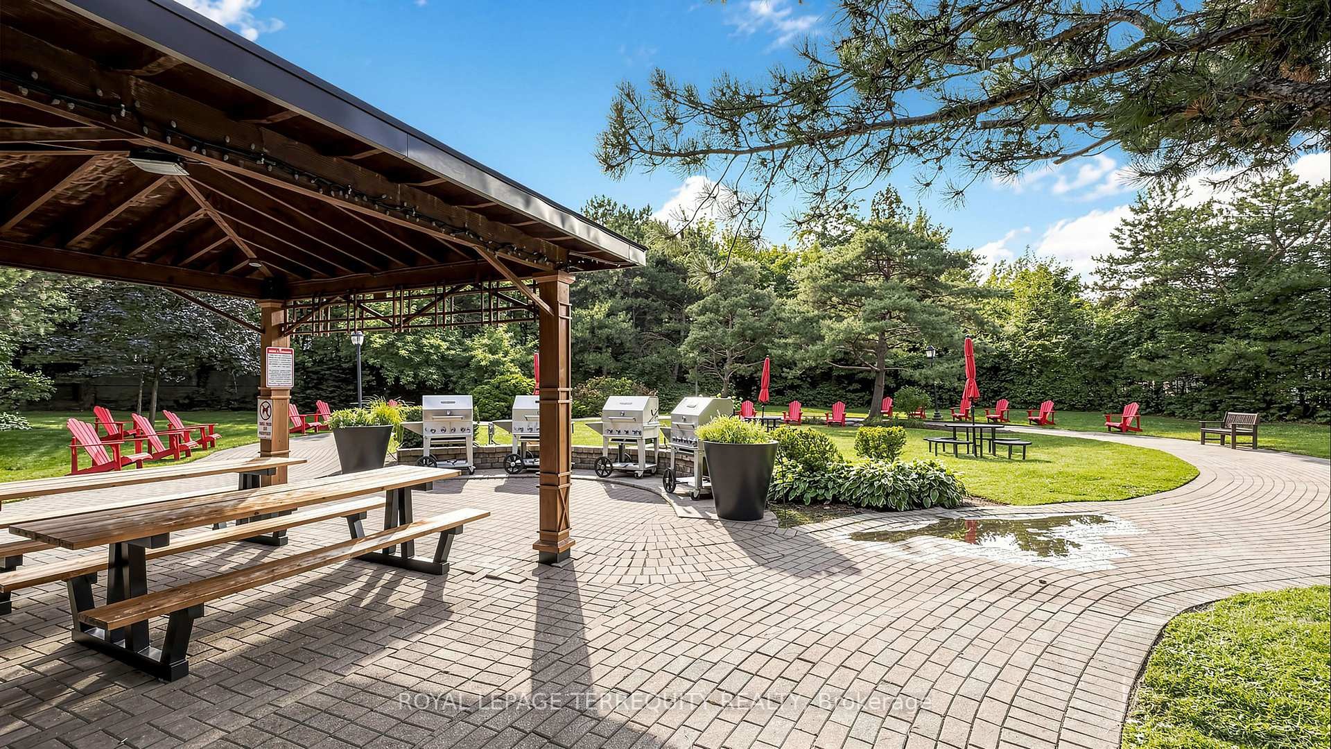 









22


Southport

Street, 833,
Toronto,




ON
M6S 4Y9

