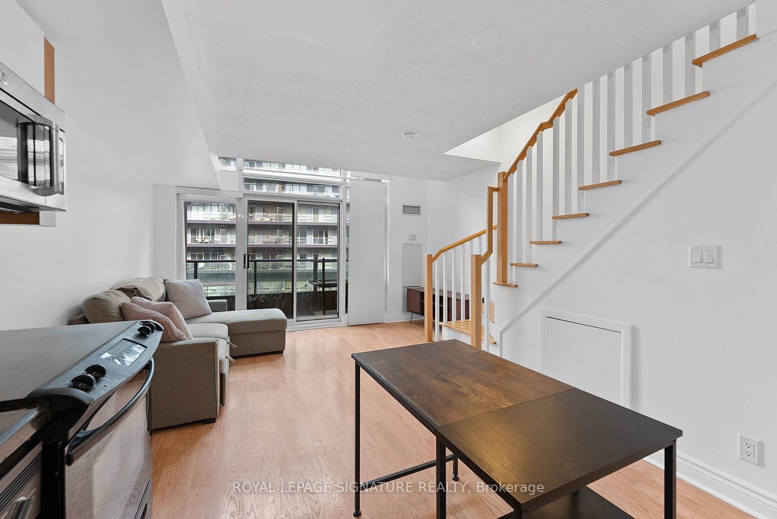 









600


Fleet

Street, 831,
Toronto,




ON
M5V 1B7

