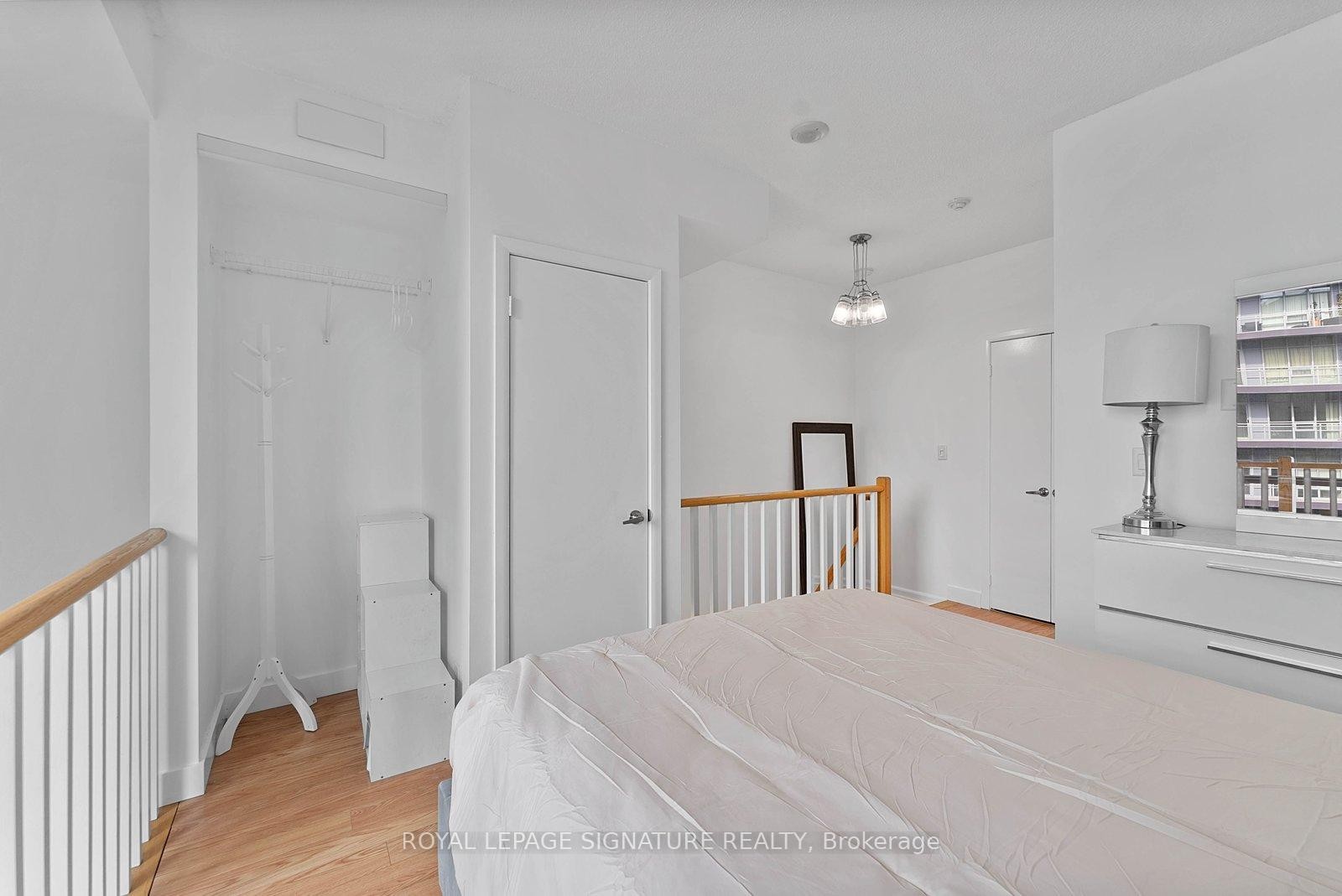 









600


Fleet

Street, 831,
Toronto,




ON
M5V 1B7

