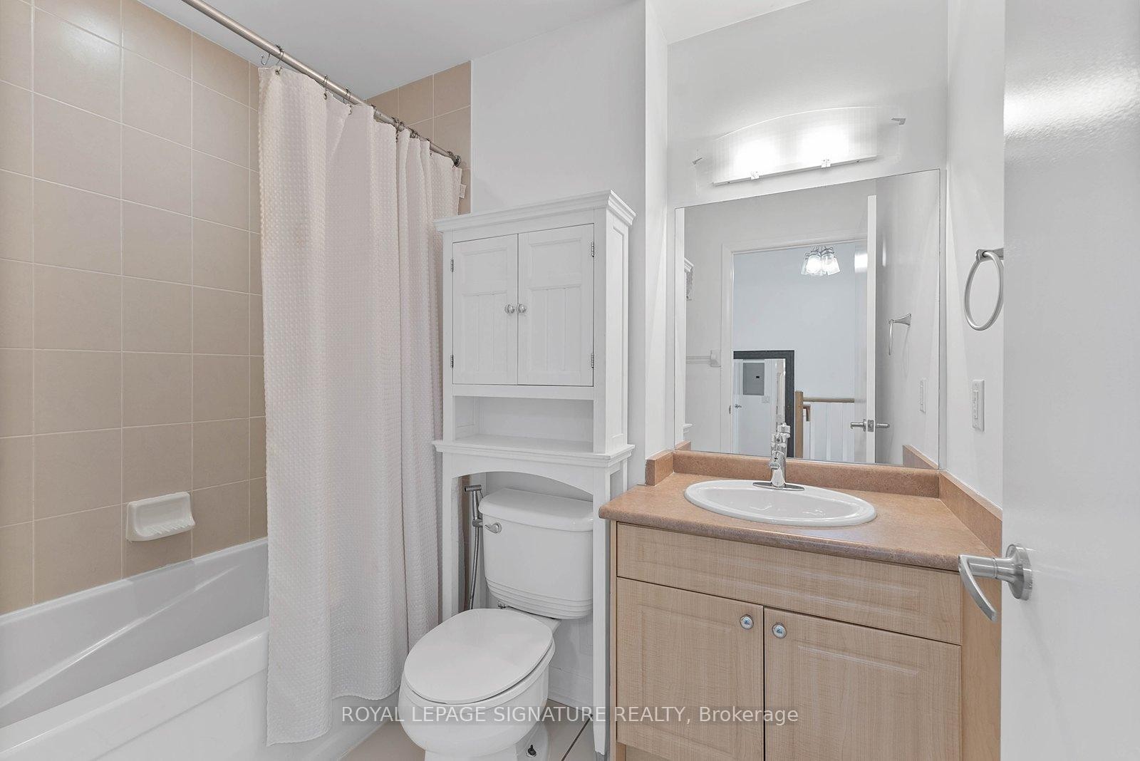 









600


Fleet

Street, 831,
Toronto,




ON
M5V 1B7

