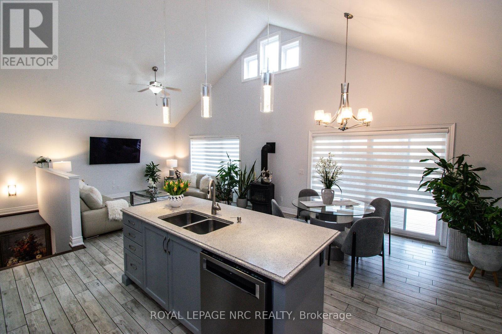 












197 TIMBERVIEW CRESCENT

,
Welland (Coyle Creek),




Ontario
L3C0B9

