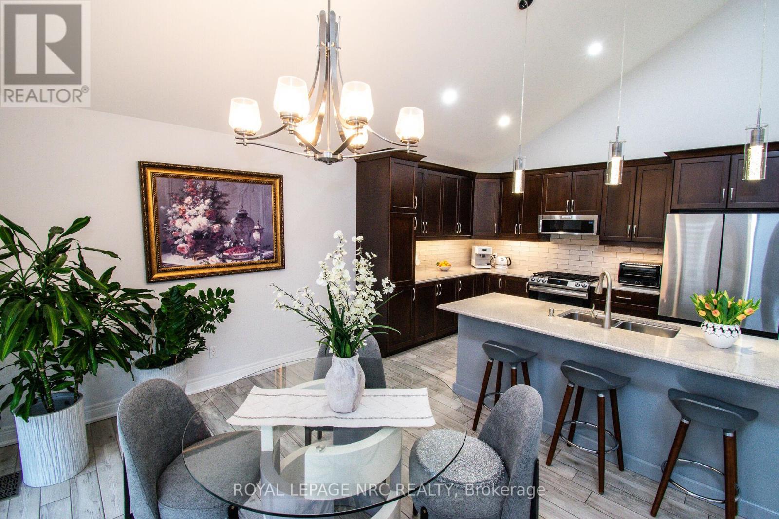 












197 TIMBERVIEW CRESCENT

,
Welland (Coyle Creek),




Ontario
L3C0B9

