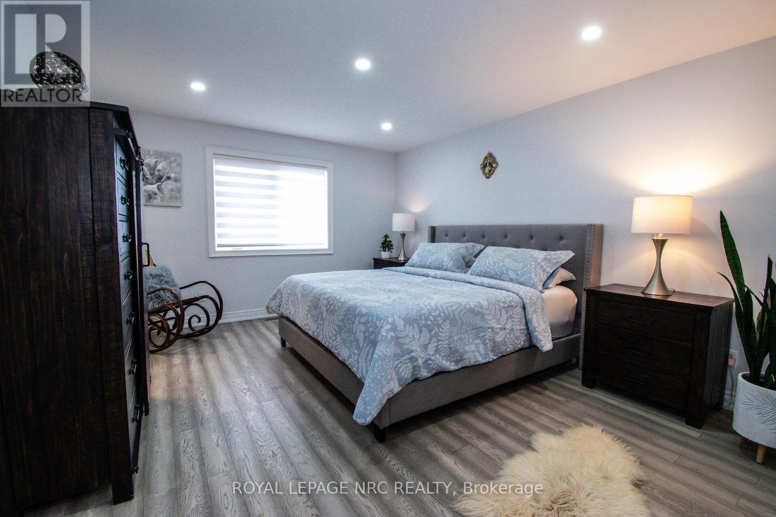 












197 TIMBERVIEW CRESCENT

,
Welland (Coyle Creek),




Ontario
L3C0B9

