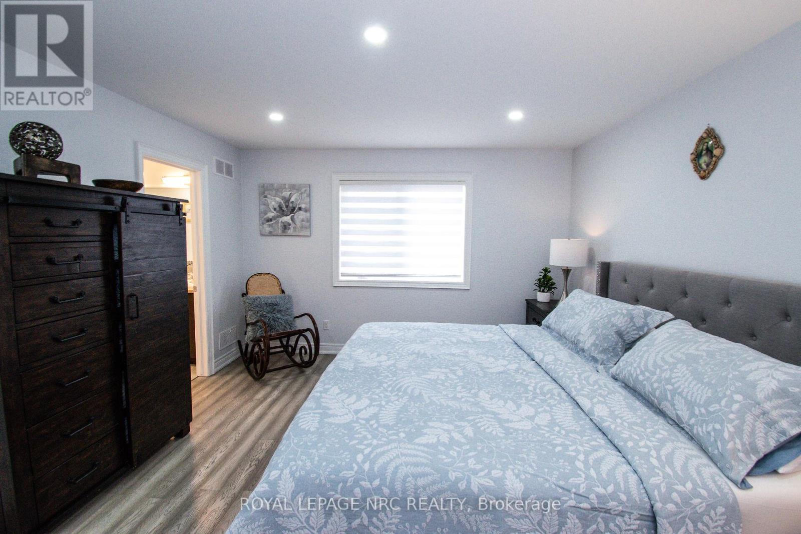 












197 TIMBERVIEW CRESCENT

,
Welland (Coyle Creek),




Ontario
L3C0B9

