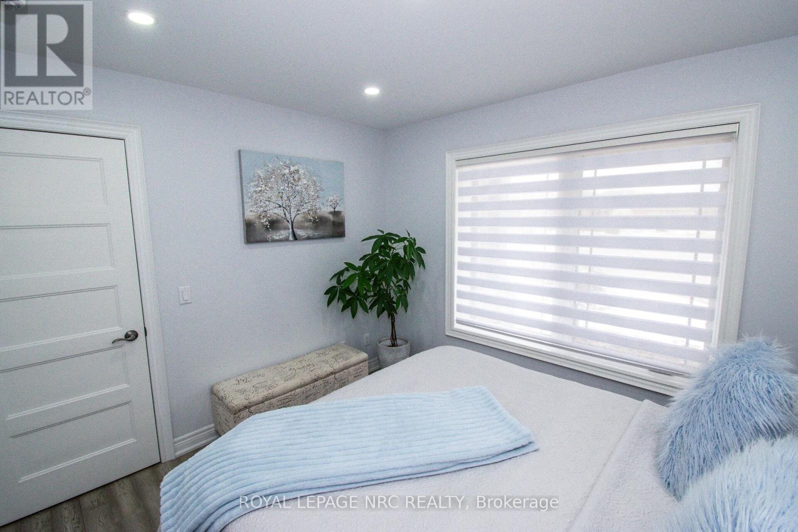 












197 TIMBERVIEW CRESCENT

,
Welland (Coyle Creek),




Ontario
L3C0B9

