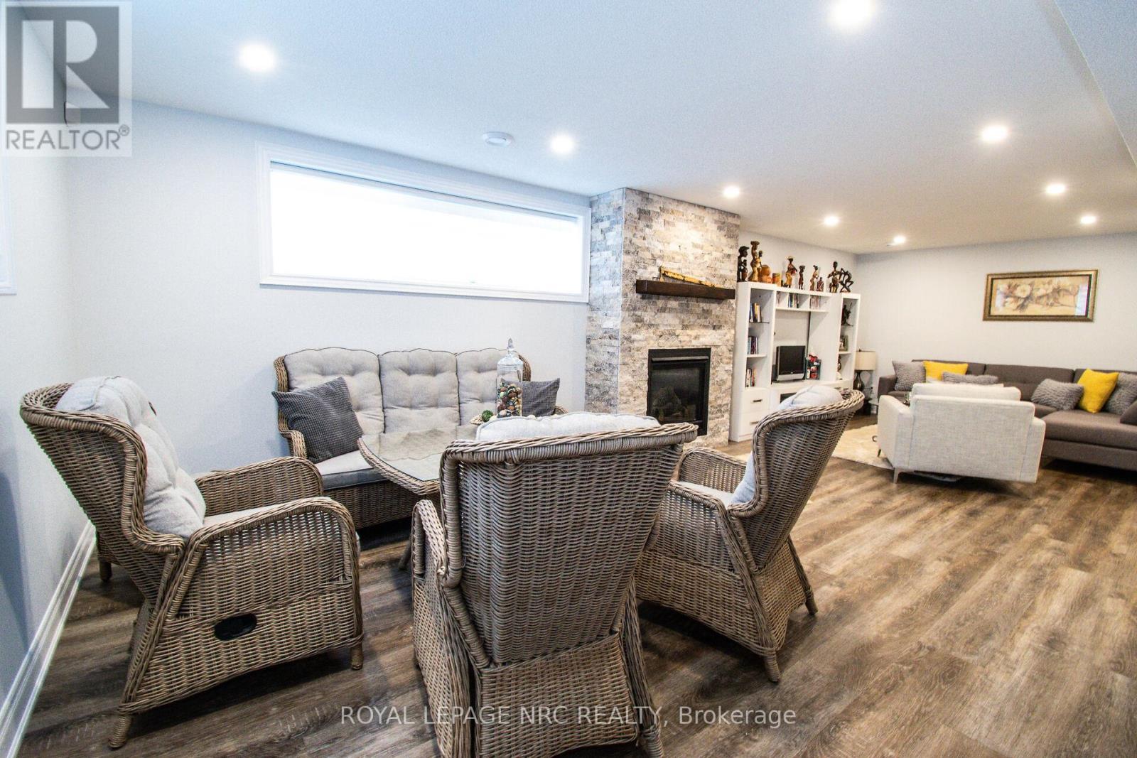 












197 TIMBERVIEW CRESCENT

,
Welland (Coyle Creek),




Ontario
L3C0B9

