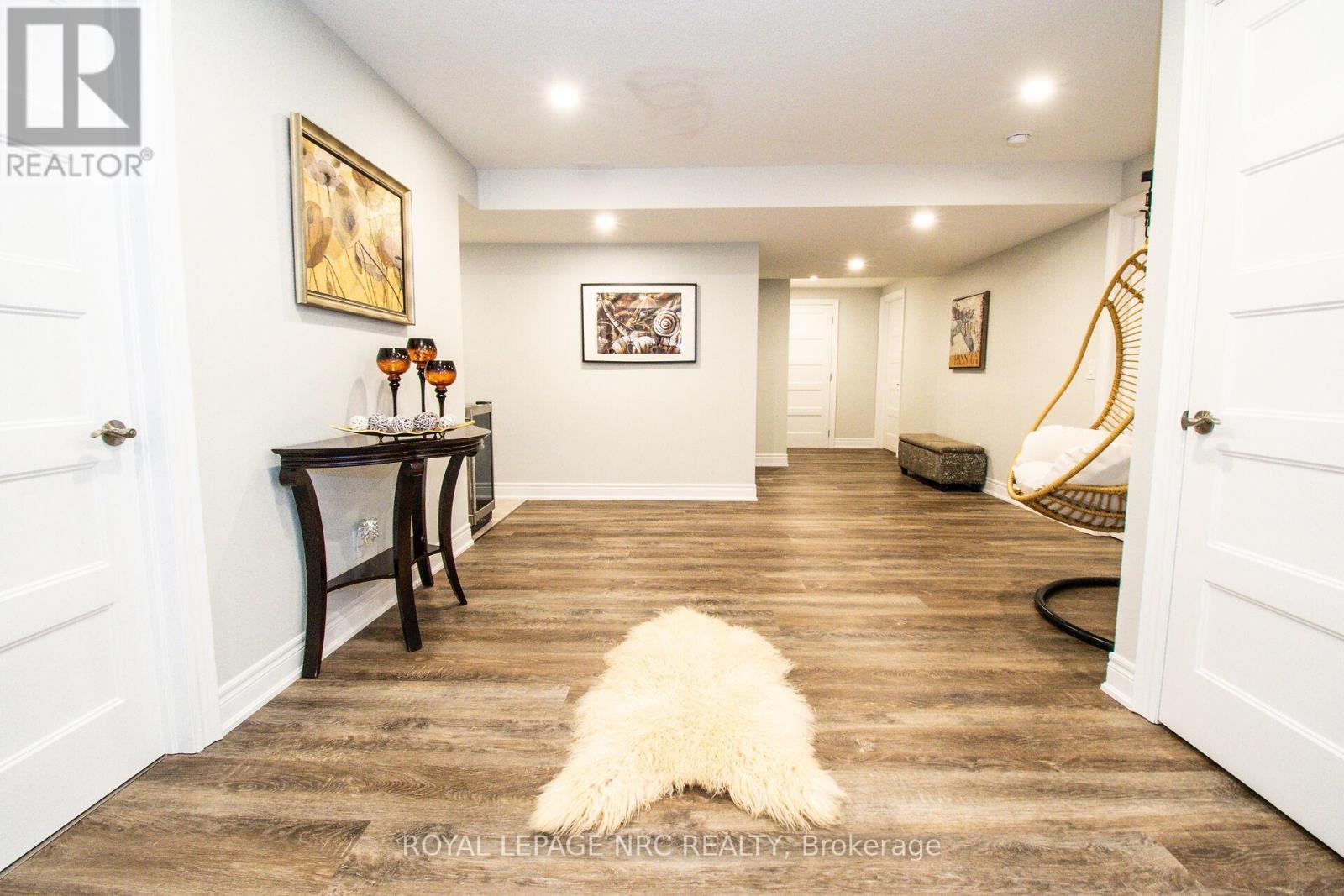 












197 TIMBERVIEW CRESCENT

,
Welland (Coyle Creek),




Ontario
L3C0B9

