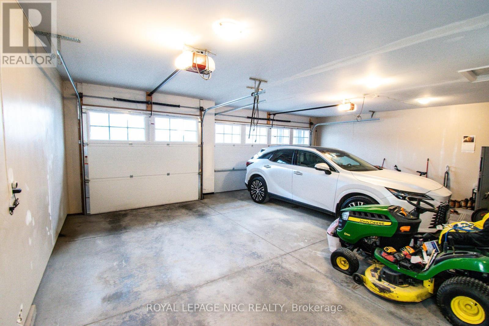 












197 TIMBERVIEW CRESCENT

,
Welland (Coyle Creek),




Ontario
L3C0B9

