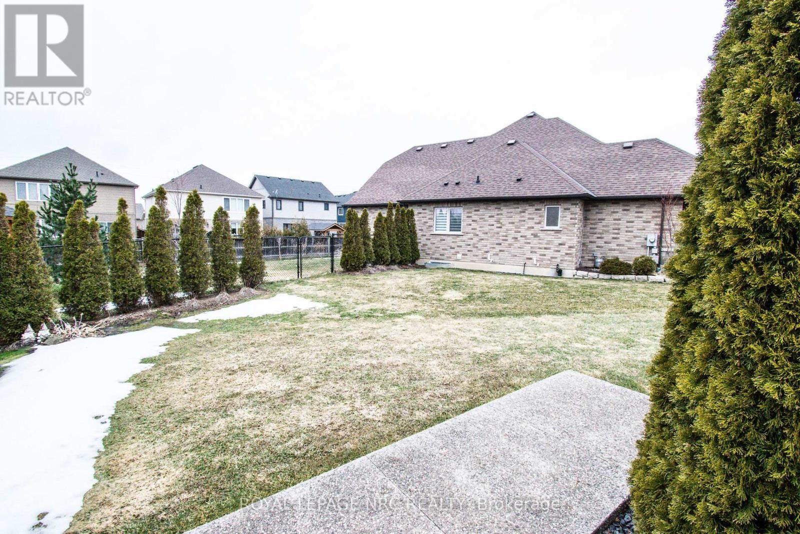 












197 TIMBERVIEW CRESCENT

,
Welland (Coyle Creek),




Ontario
L3C0B9


