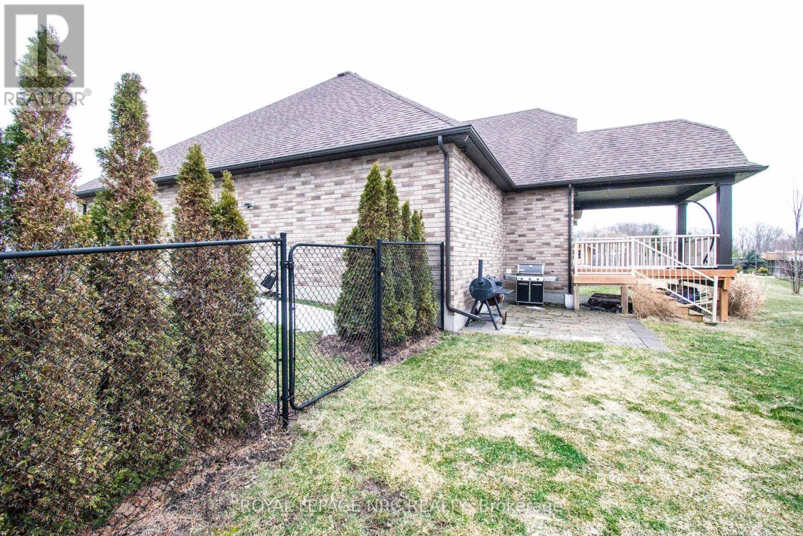 












197 TIMBERVIEW CRESCENT

,
Welland (Coyle Creek),




Ontario
L3C0B9

