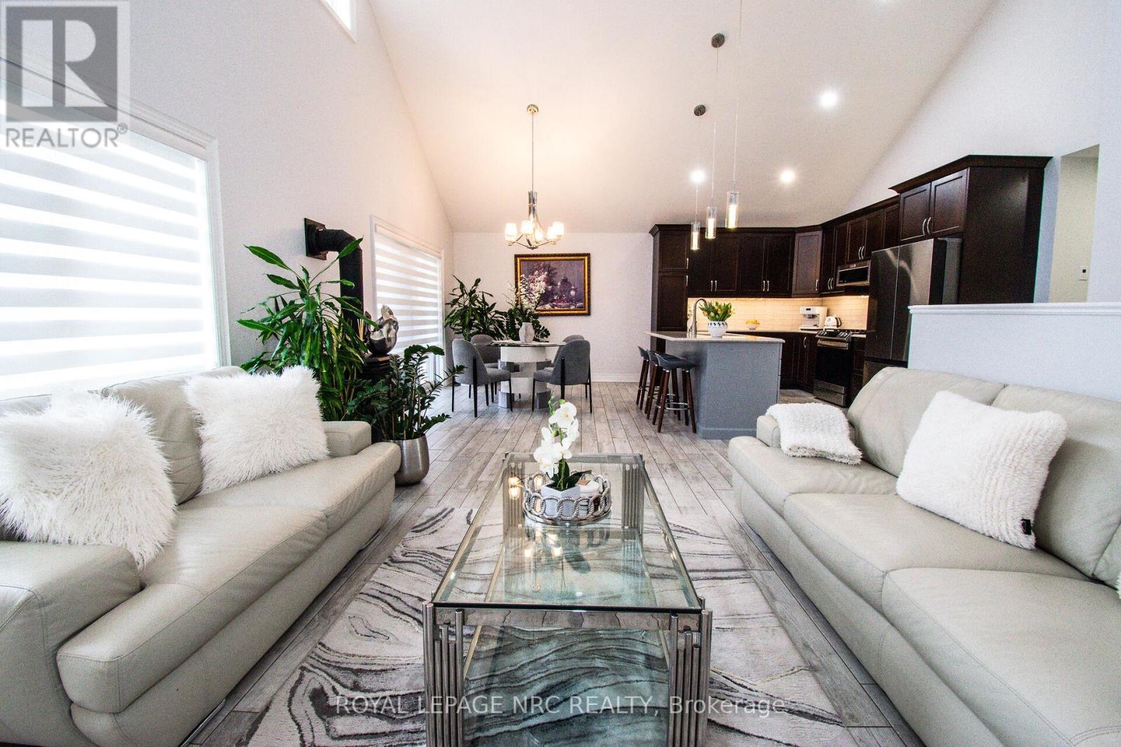 












197 TIMBERVIEW CRESCENT

,
Welland (Coyle Creek),




Ontario
L3C0B9

