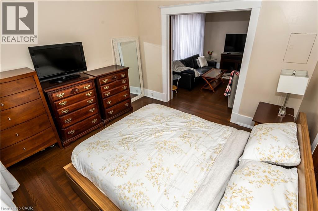 












408 WELLINGTON Street N Unit# 2

,
Kitchener,




Ontario
N2H5L2

