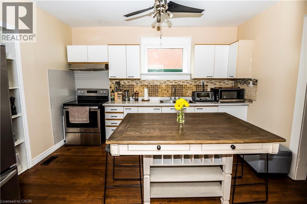 












408 WELLINGTON Street N Unit# 2

,
Kitchener,




Ontario
N2H5L2

