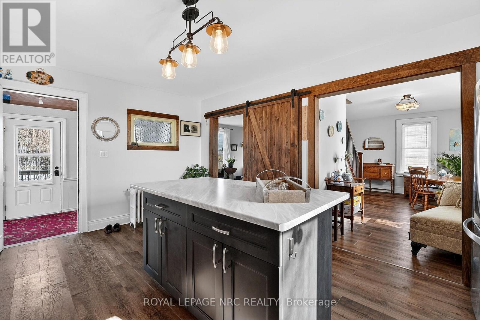 












594 NIAGARA STONE ROAD

,
Niagara-on-the-Lake (Rural),




Ontario
L0S1J0

