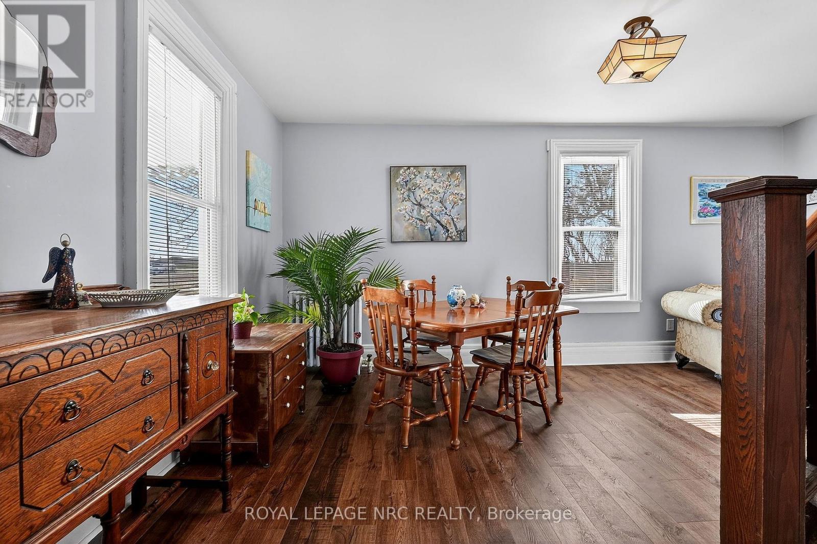 












594 NIAGARA STONE ROAD

,
Niagara-on-the-Lake (Rural),




Ontario
L0S1J0

