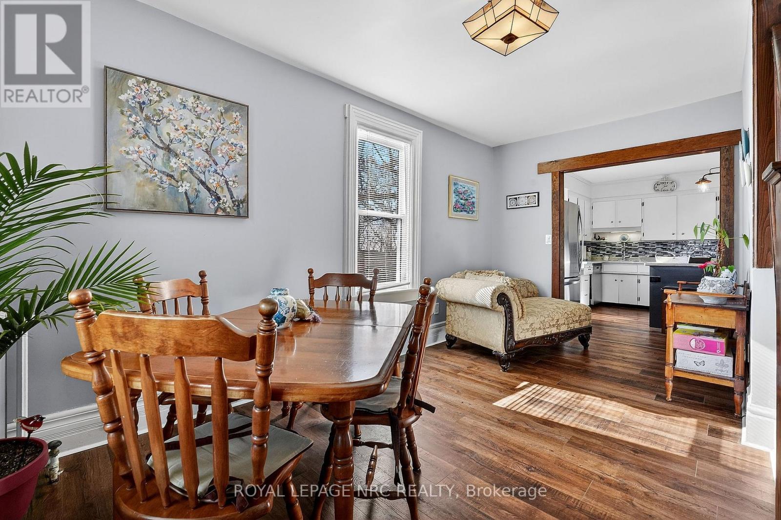 












594 NIAGARA STONE ROAD

,
Niagara-on-the-Lake (Rural),




Ontario
L0S1J0

