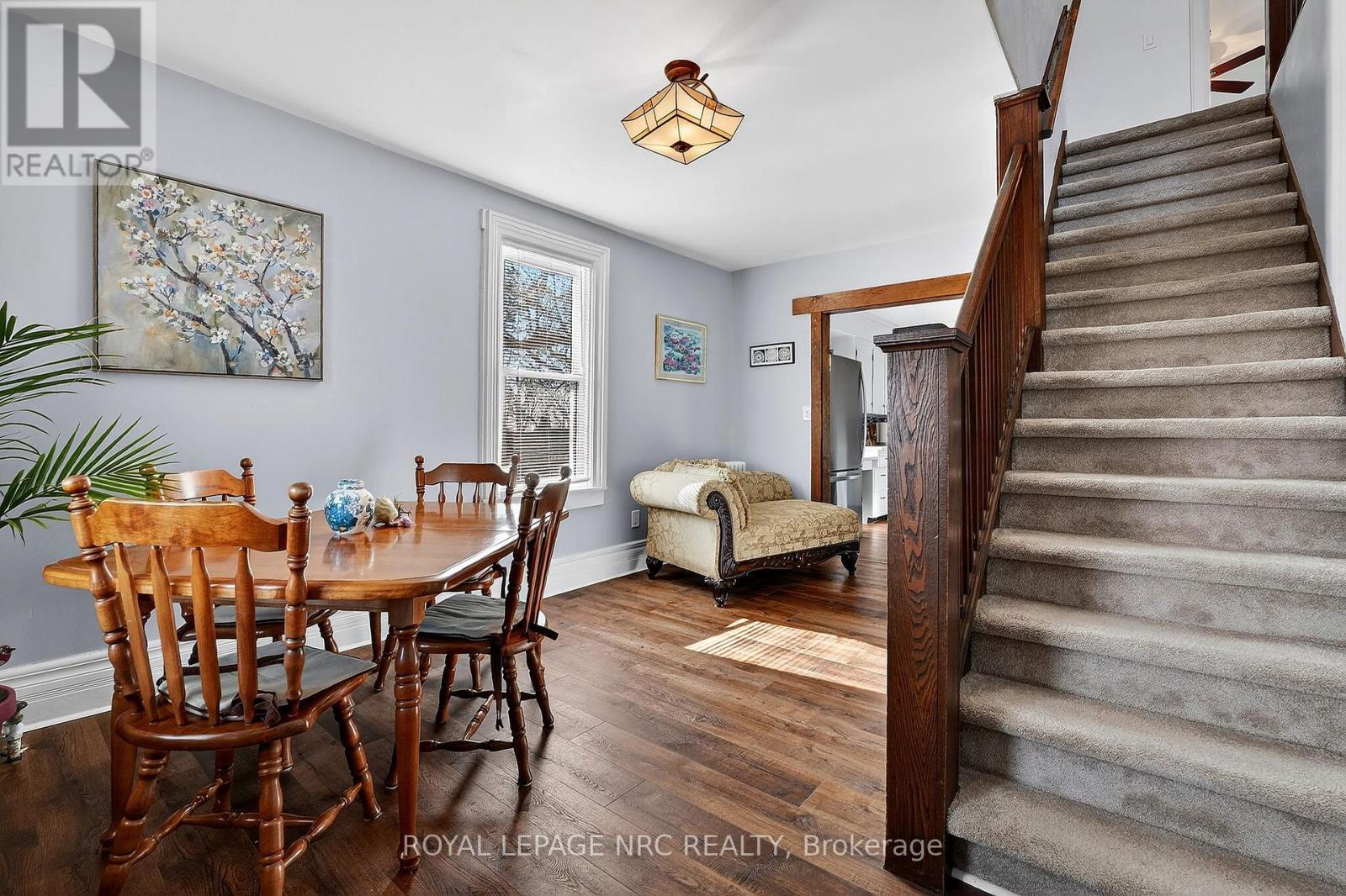 












594 NIAGARA STONE ROAD

,
Niagara-on-the-Lake (Rural),




Ontario
L0S1J0

