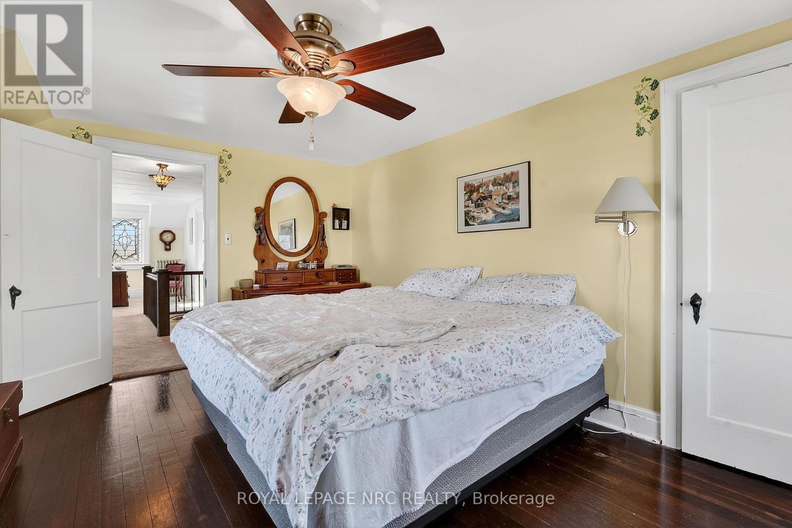 












594 NIAGARA STONE ROAD

,
Niagara-on-the-Lake (Rural),




Ontario
L0S1J0

